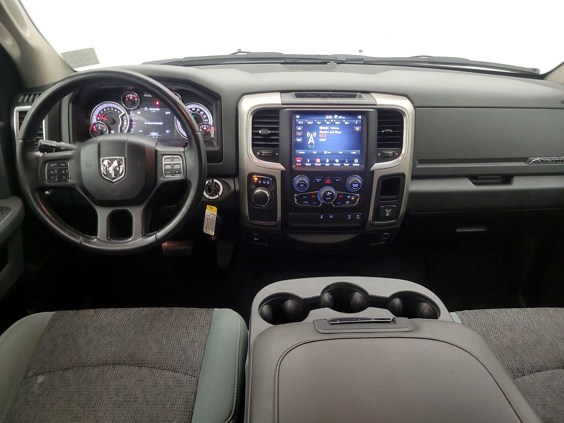 Thumbnail: 2019 RAM 1500 Classic - 9