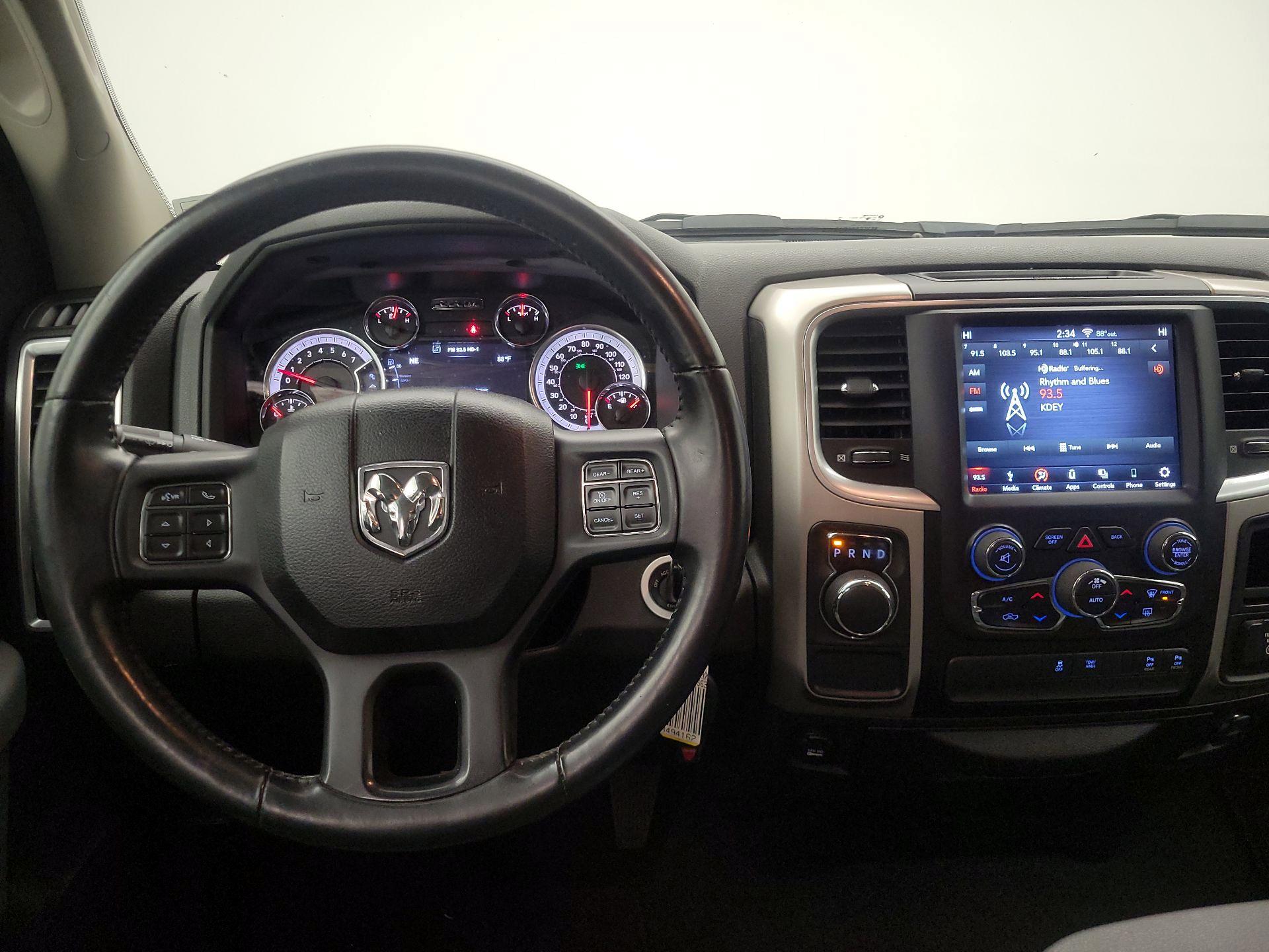 Thumbnail: 2019 RAM 1500 Classic - 10