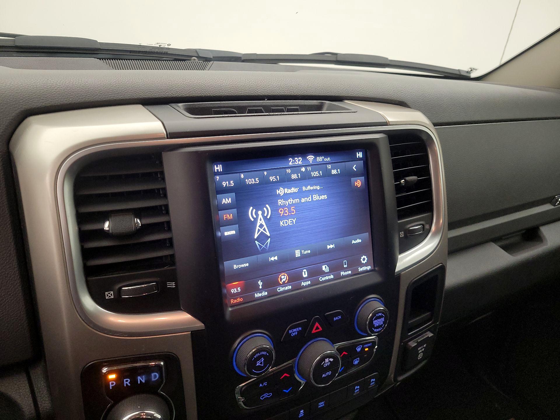 Thumbnail: 2019 RAM 1500 Classic - 15