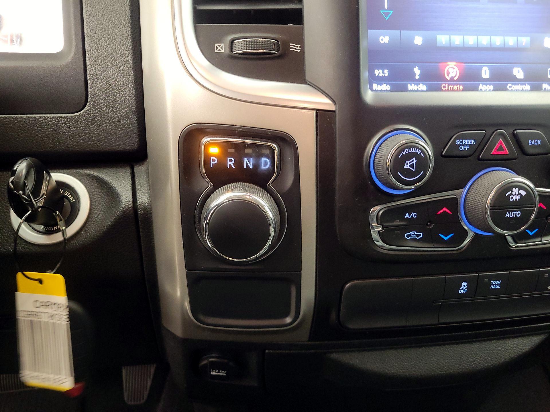 Thumbnail: 2019 RAM 1500 Classic - 17