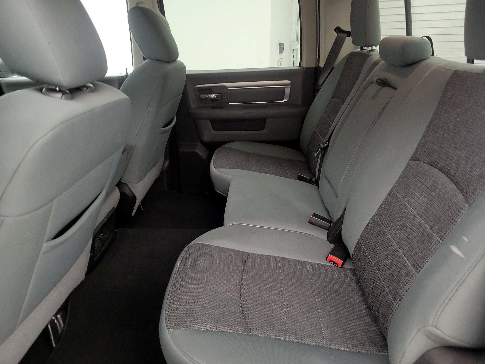 Thumbnail: 2019 RAM 1500 Classic - 18