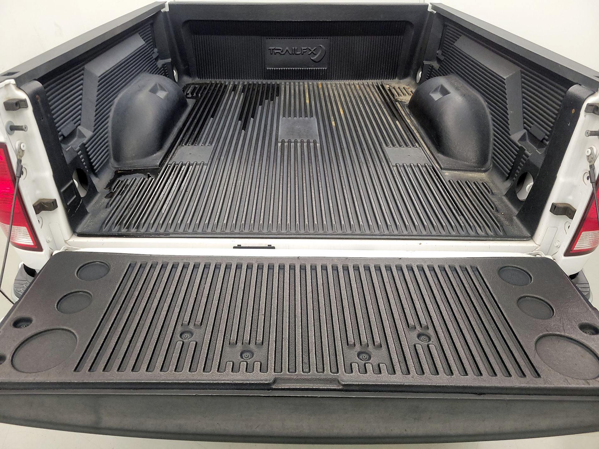 Thumbnail: 2019 RAM 1500 Classic - 19