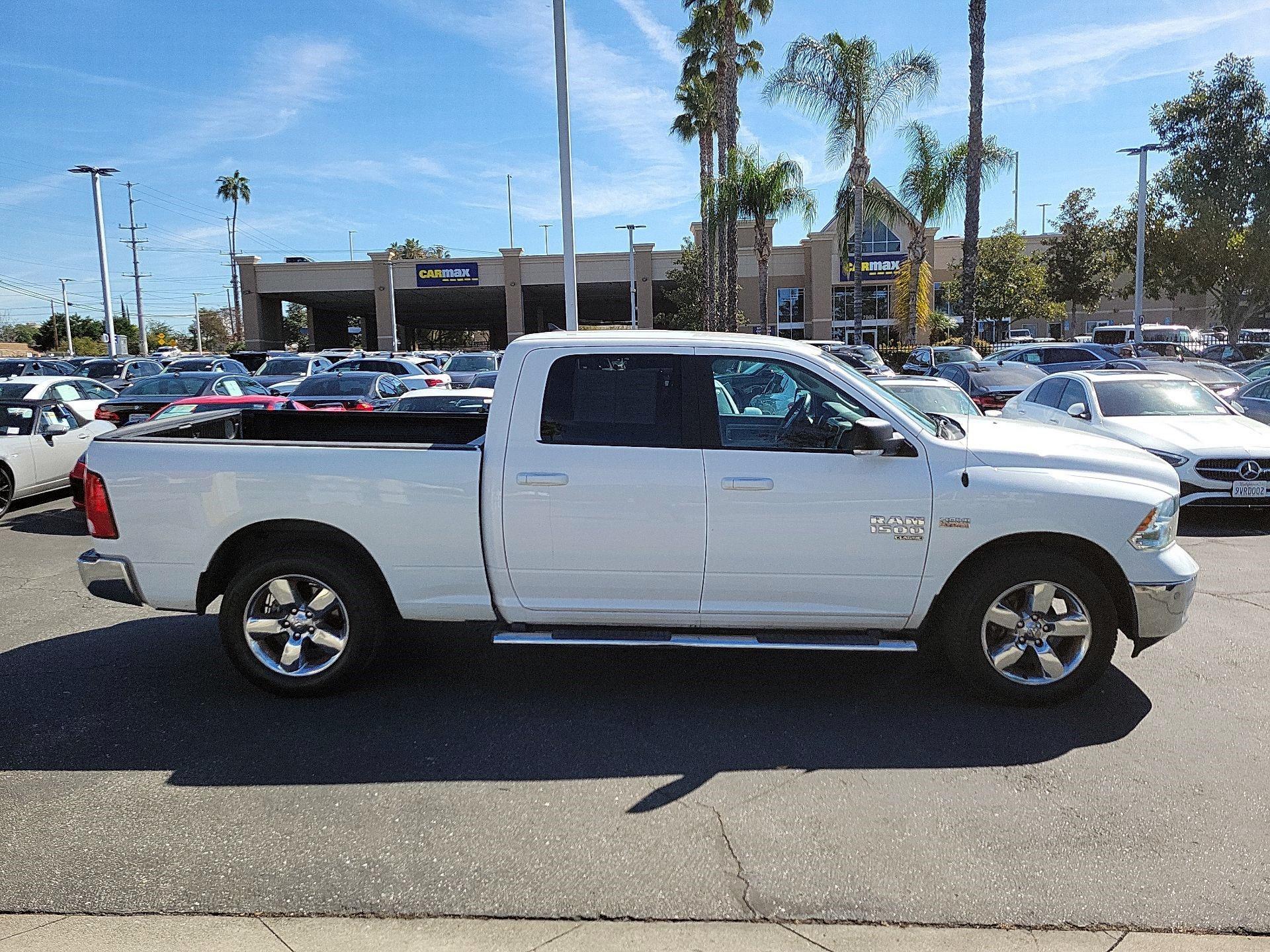 Thumbnail: 2019 RAM 1500 Classic - 4