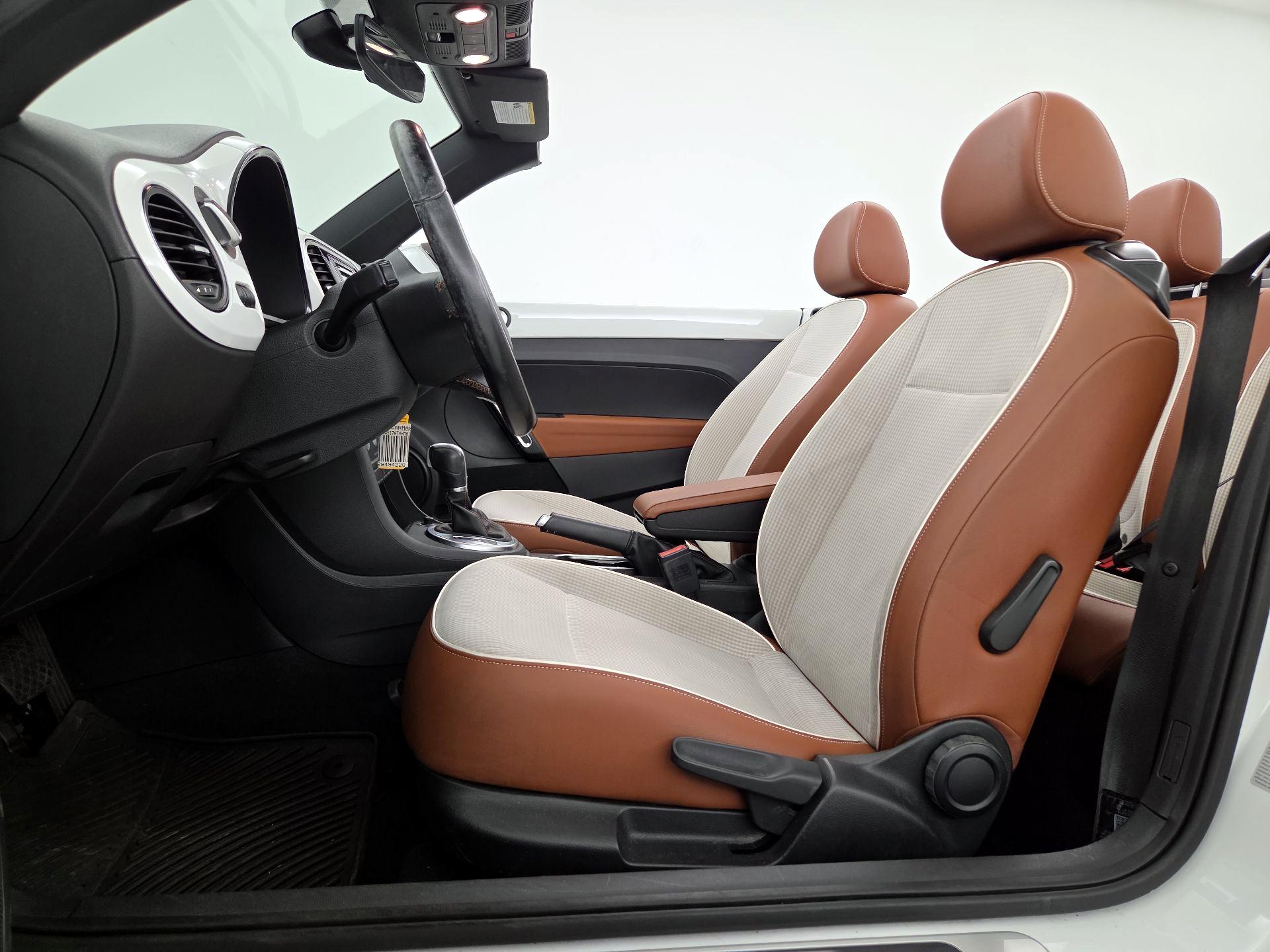 Thumbnail: 2017 Volkswagen Beetle - 11