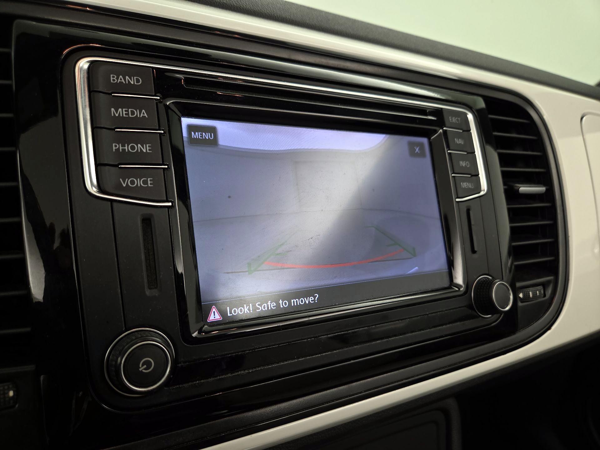 Thumbnail: 2017 Volkswagen Beetle - 15