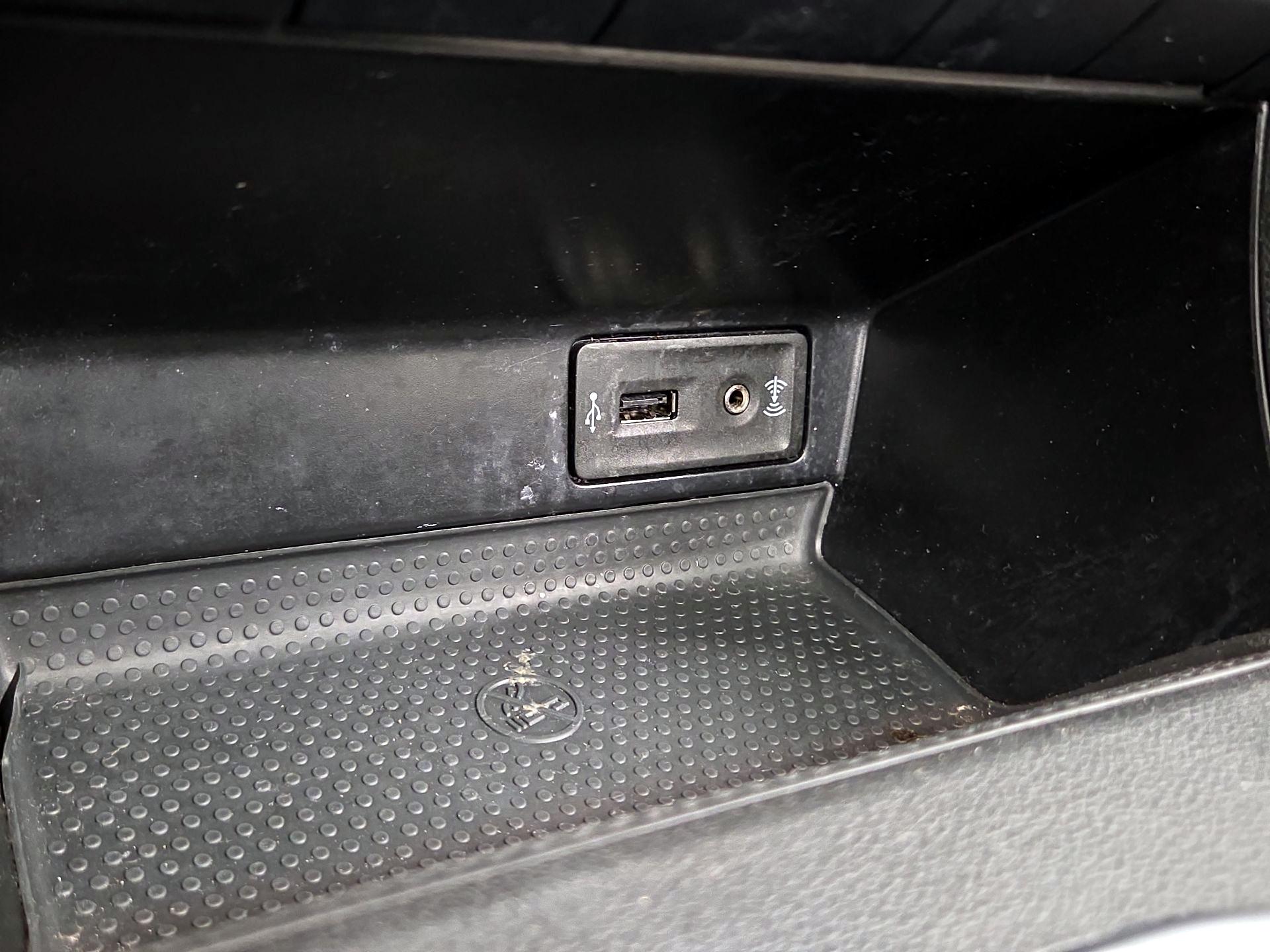 Thumbnail: 2017 Volkswagen Beetle - 19