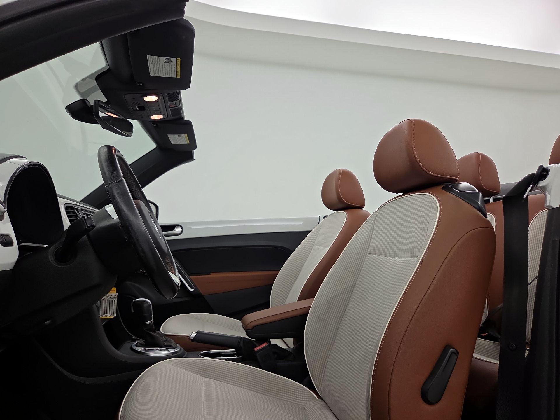 Thumbnail: 2017 Volkswagen Beetle - 20