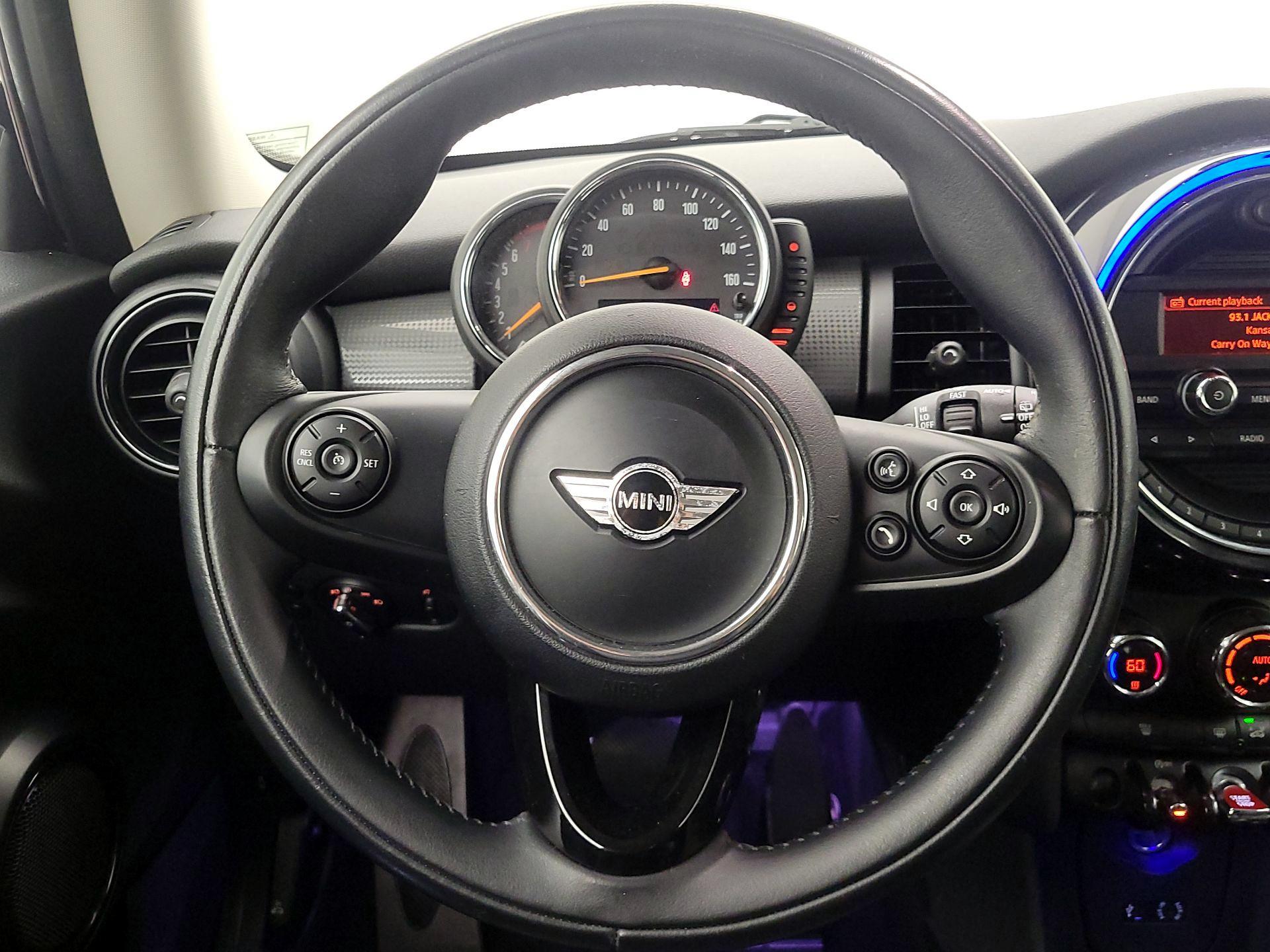 Thumbnail: 2016 MINI Cooper Hardtop - 10
