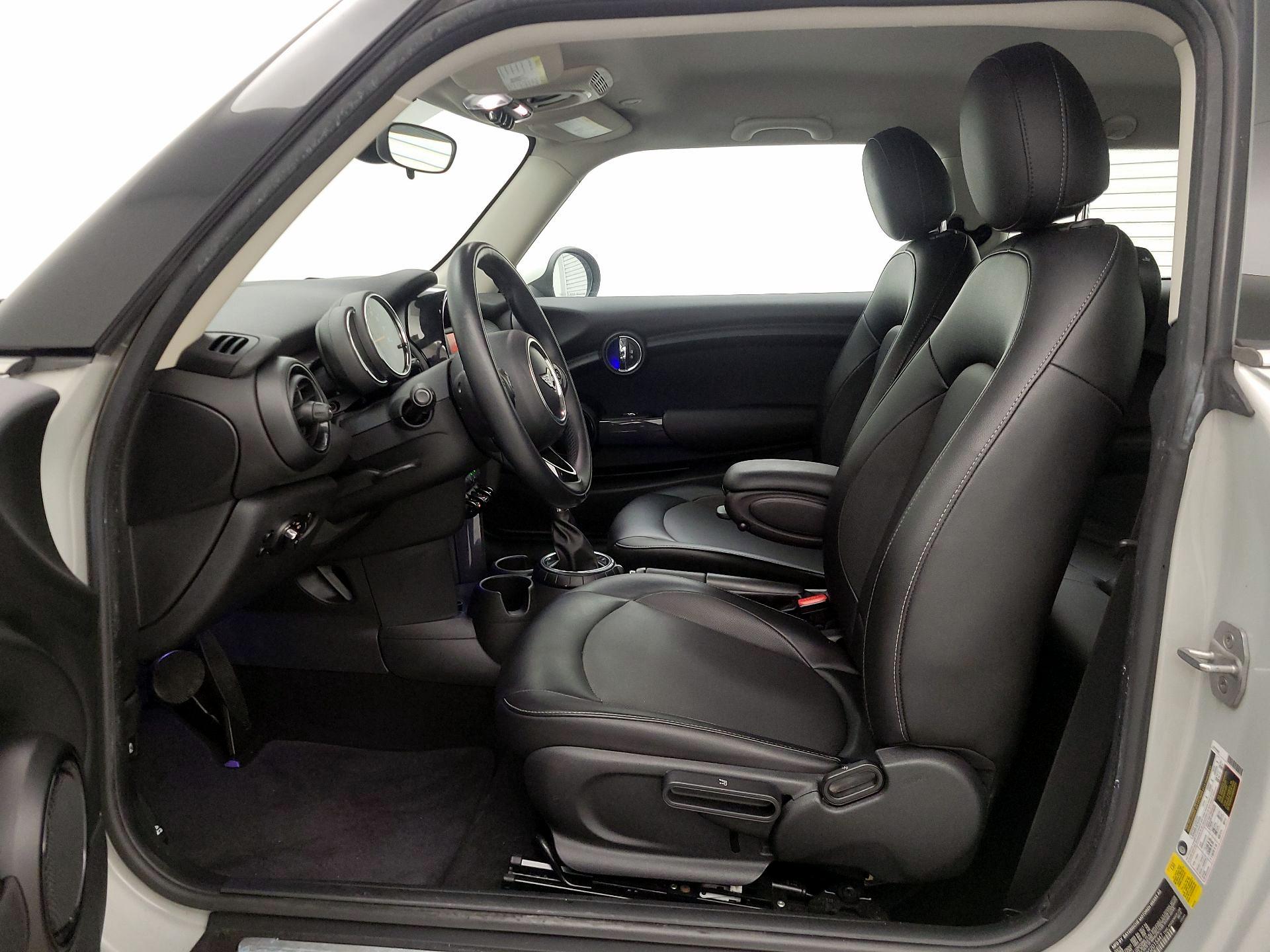 Thumbnail: 2016 MINI Cooper Hardtop - 11