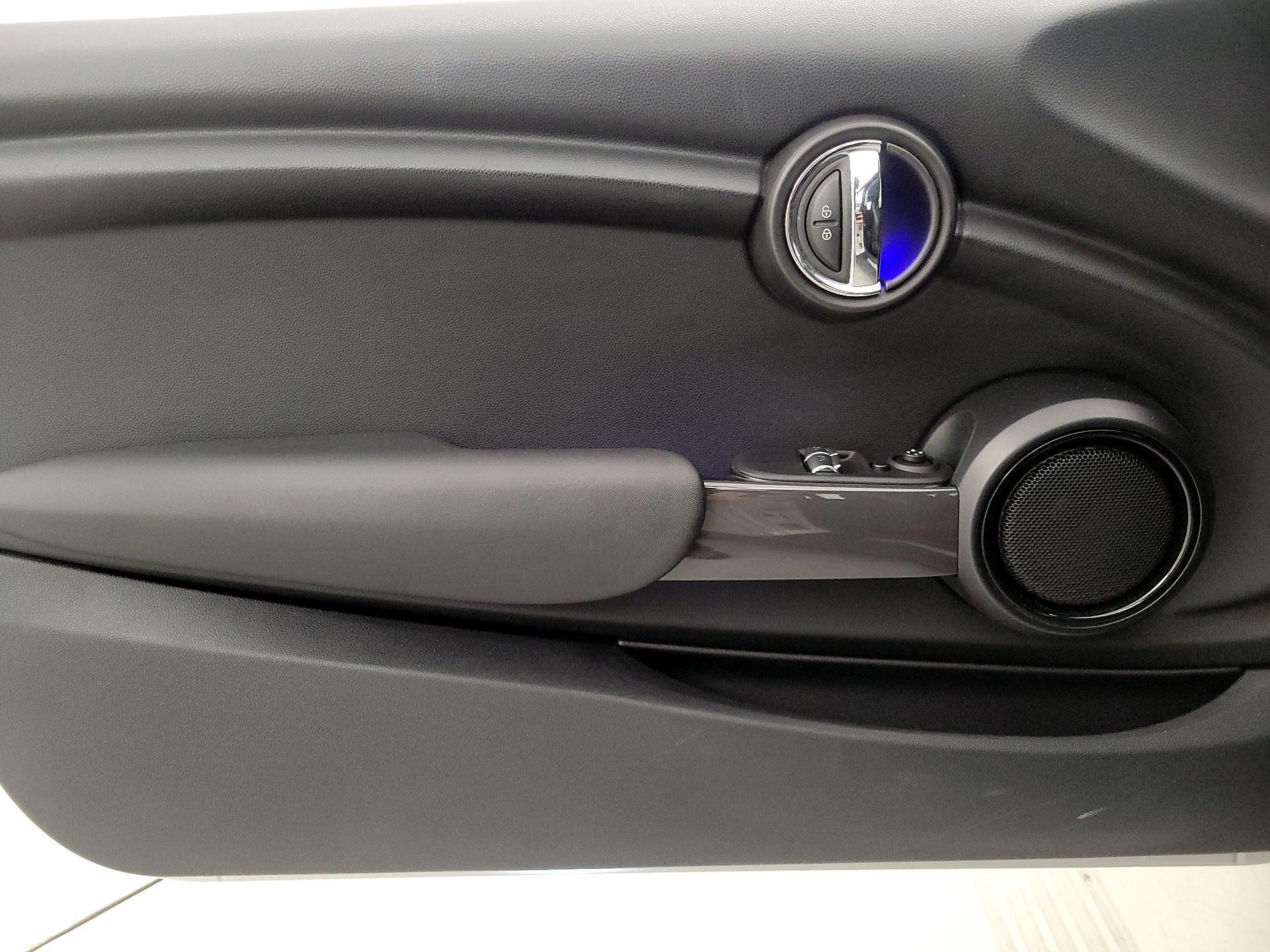 Thumbnail: 2016 MINI Cooper Hardtop - 12