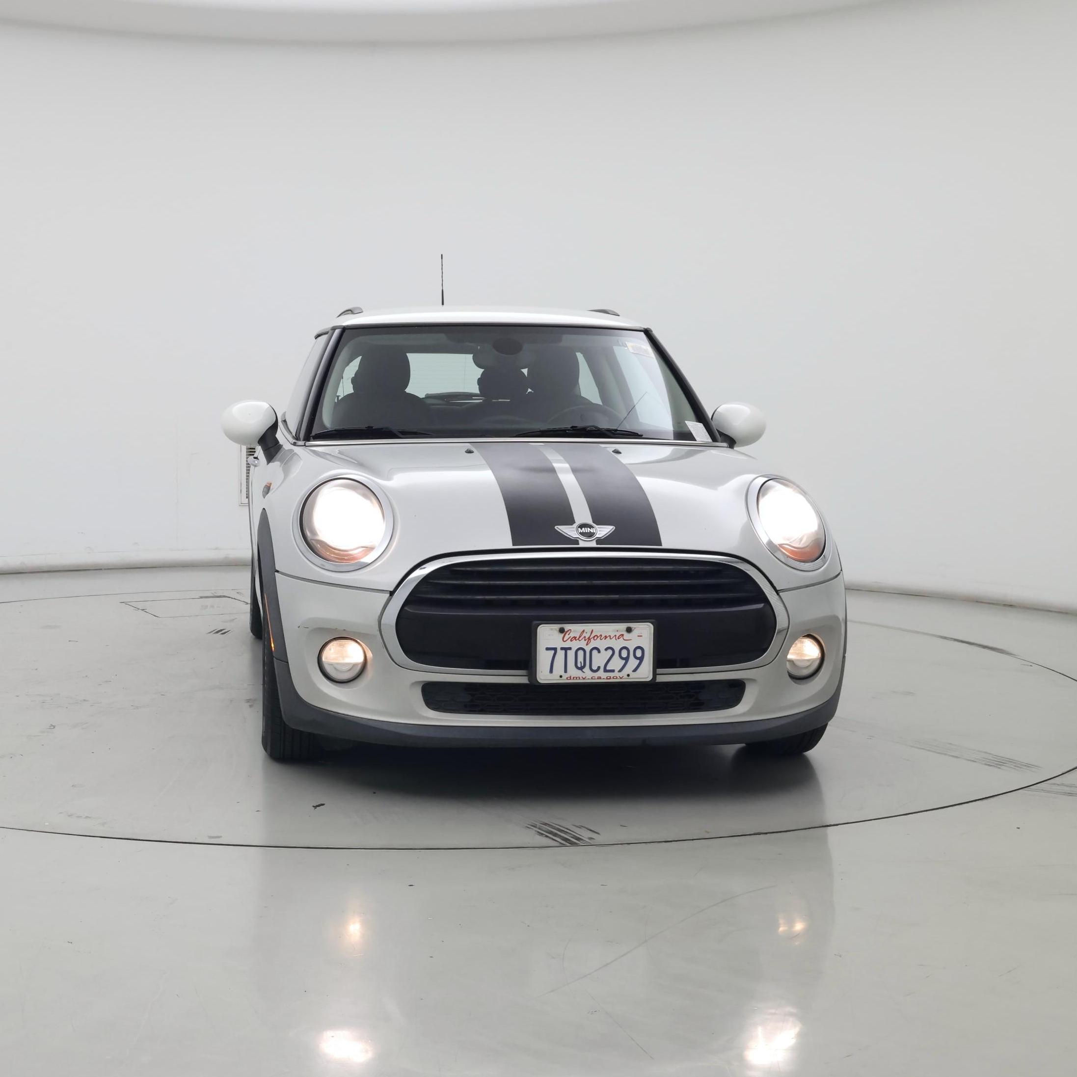 Thumbnail: 2016 MINI Cooper Hardtop - 5