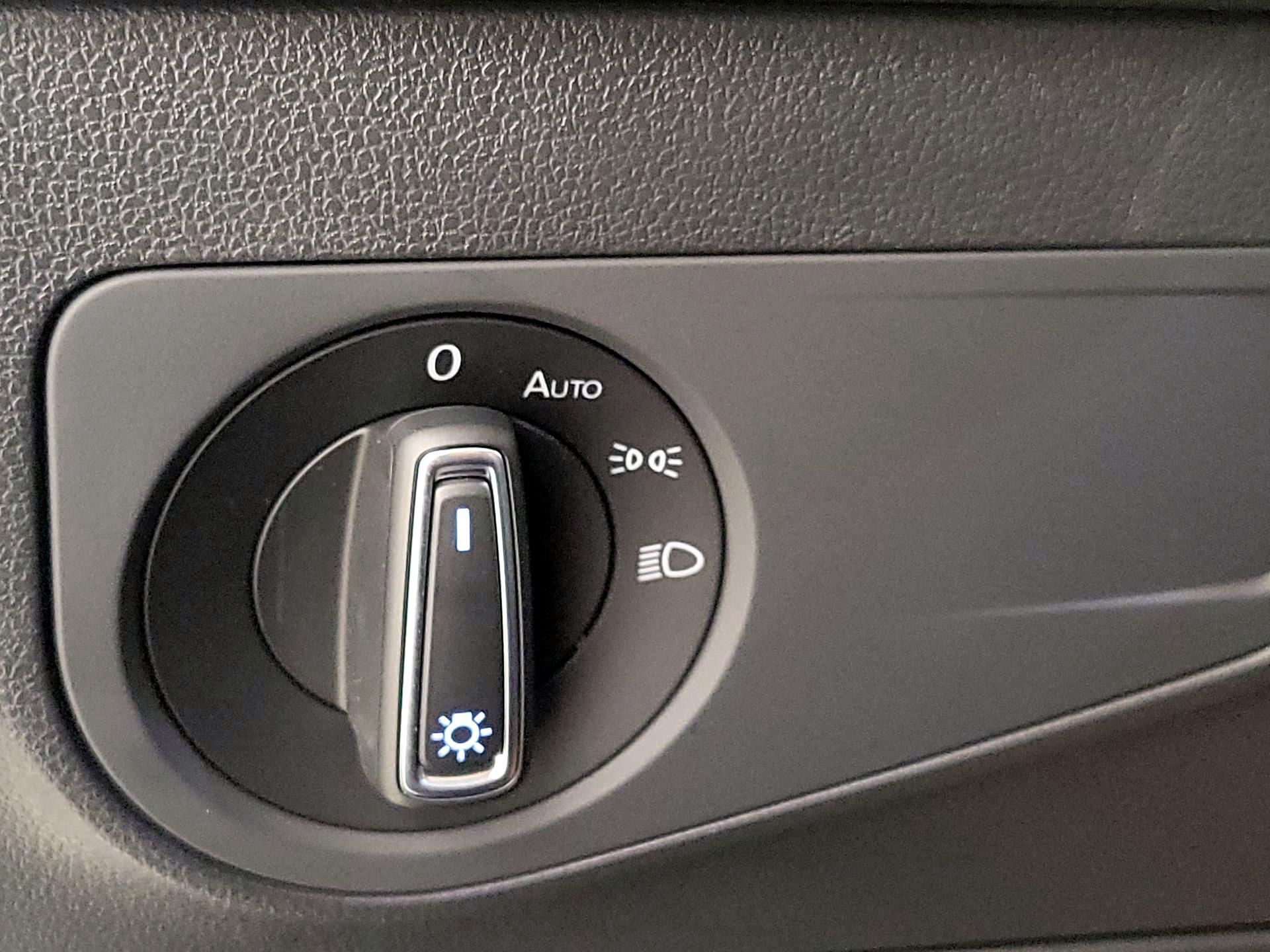 Thumbnail: 2023 Volkswagen Tiguan - 13