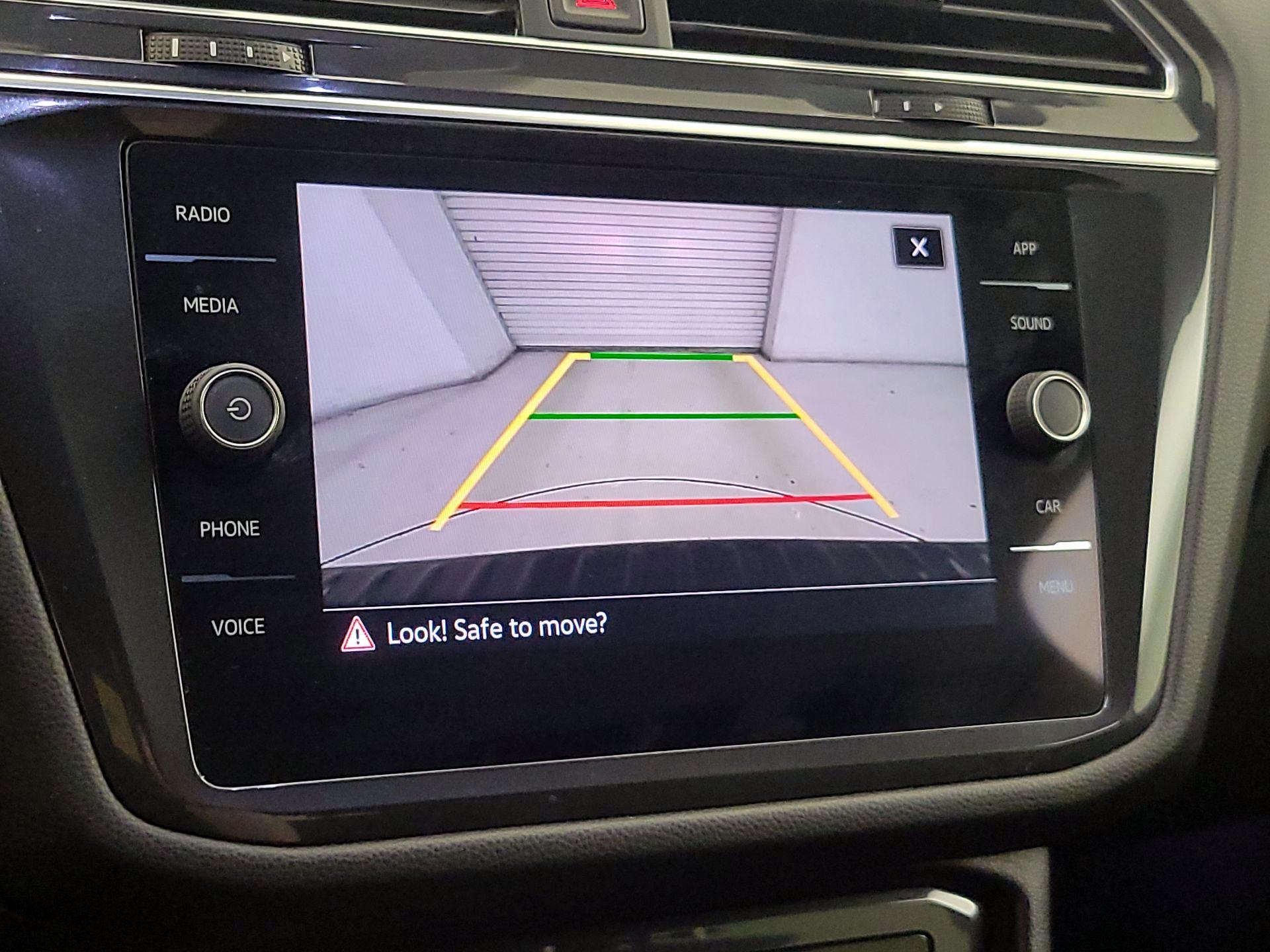 Thumbnail: 2023 Volkswagen Tiguan - 14