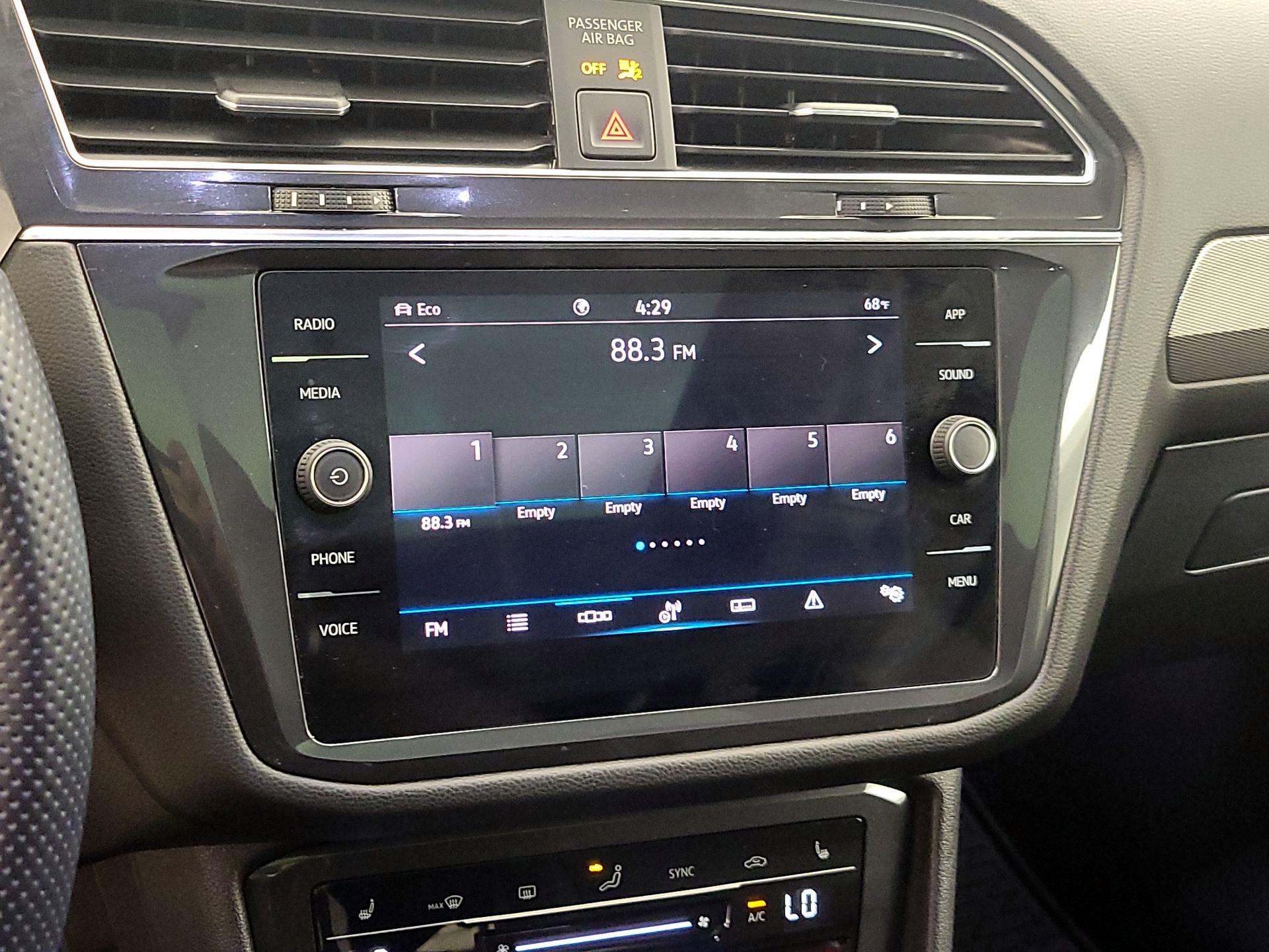 Thumbnail: 2023 Volkswagen Tiguan - 15