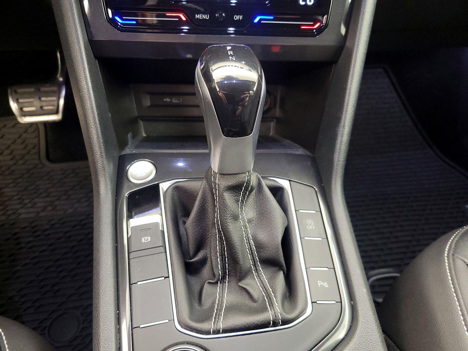 Thumbnail: 2023 Volkswagen Tiguan - 17