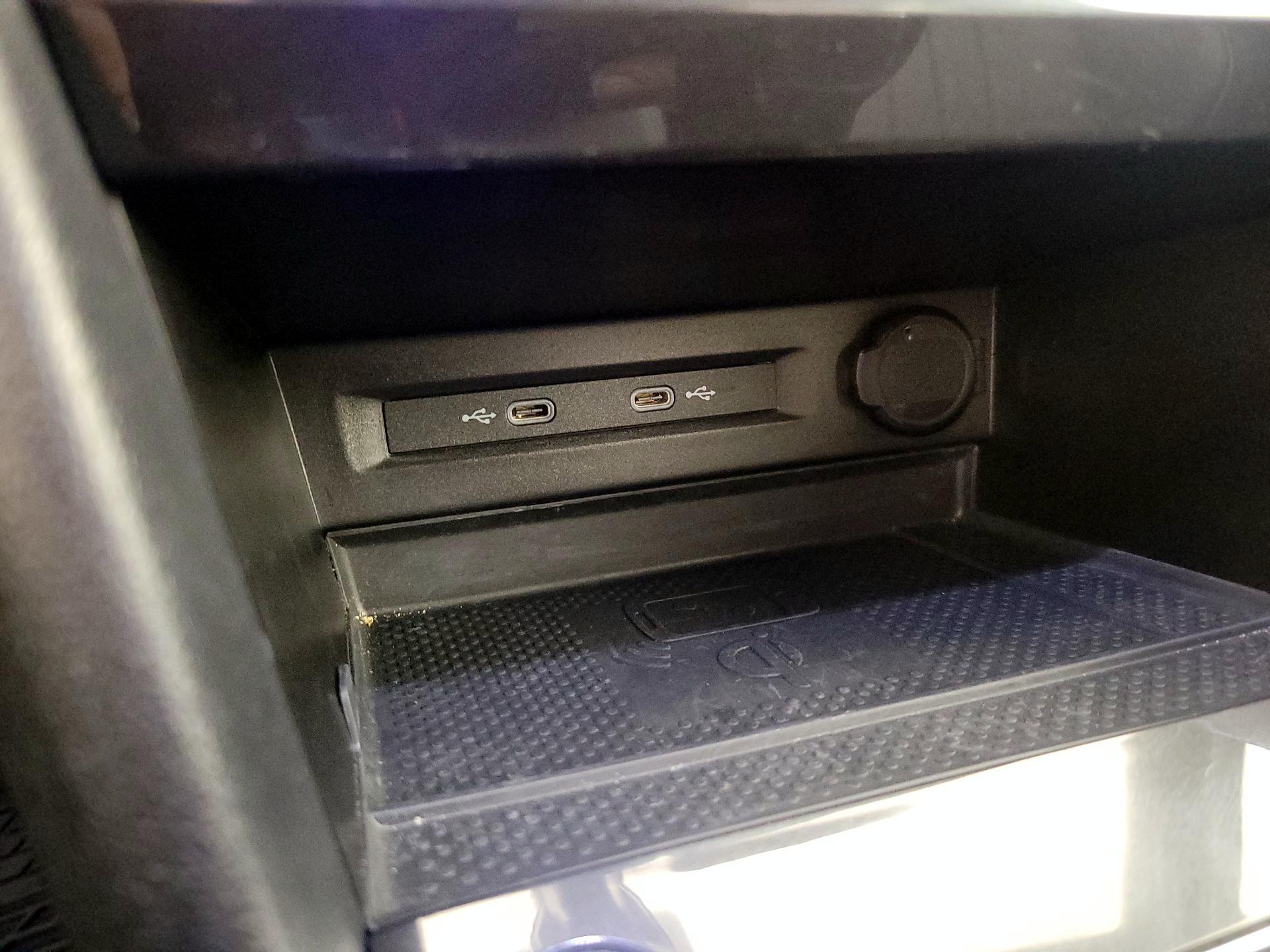 Thumbnail: 2023 Volkswagen Tiguan - 18