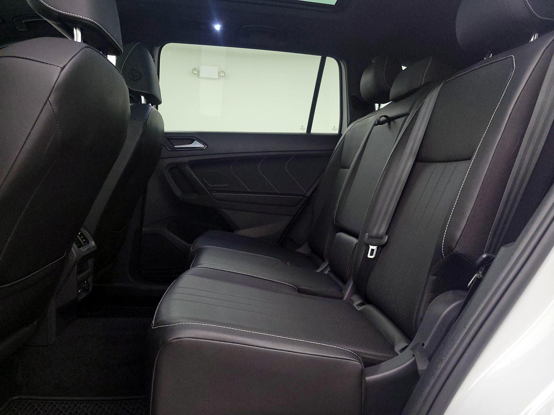 Thumbnail: 2023 Volkswagen Tiguan - 20