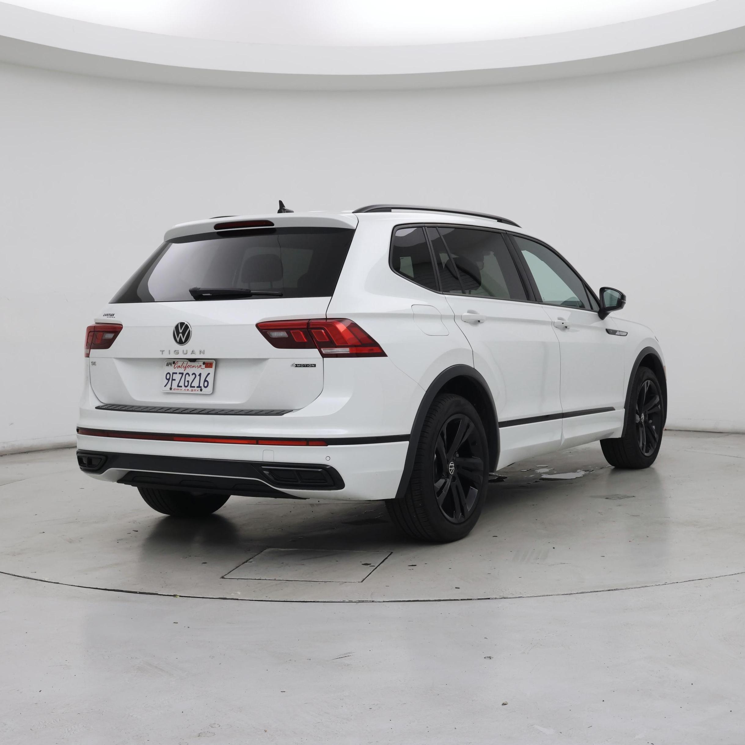 Thumbnail: 2023 Volkswagen Tiguan - 8