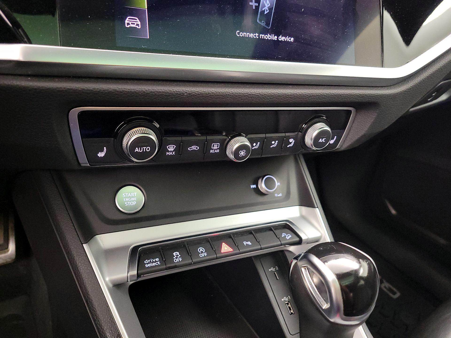 Thumbnail: 2020 Audi Q3 - 16