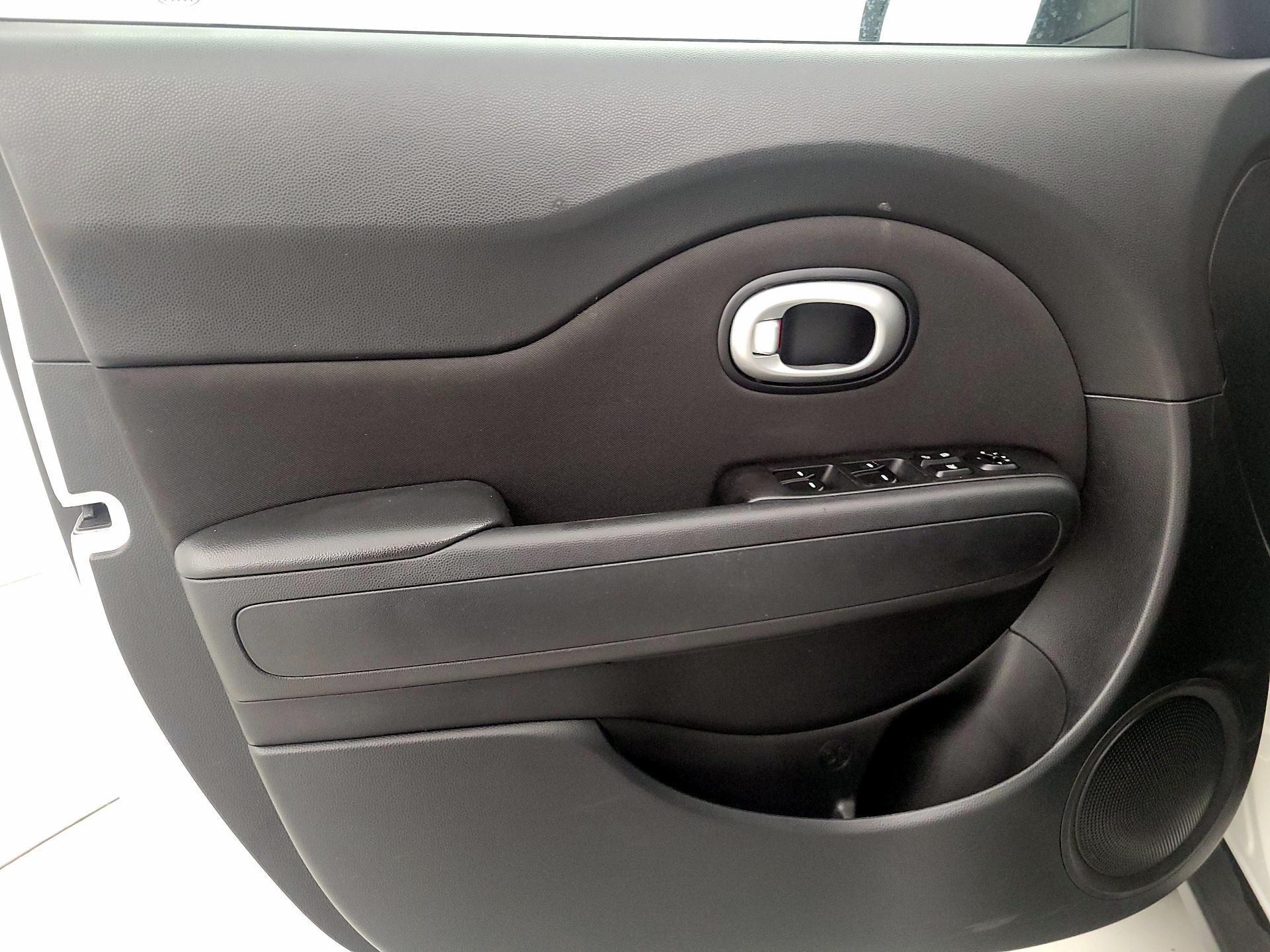 Thumbnail: 2016 Kia Soul - 12