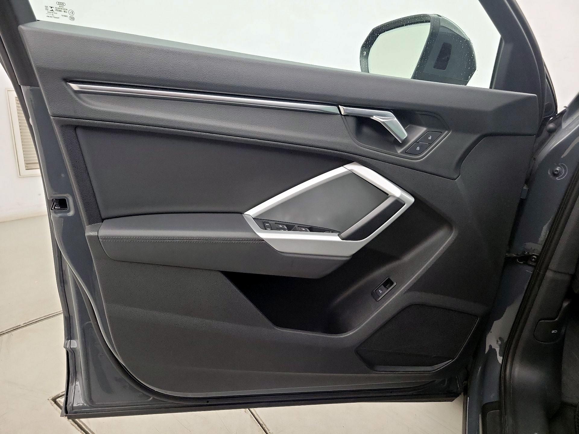 Thumbnail: 2021 Audi Q3 - 12