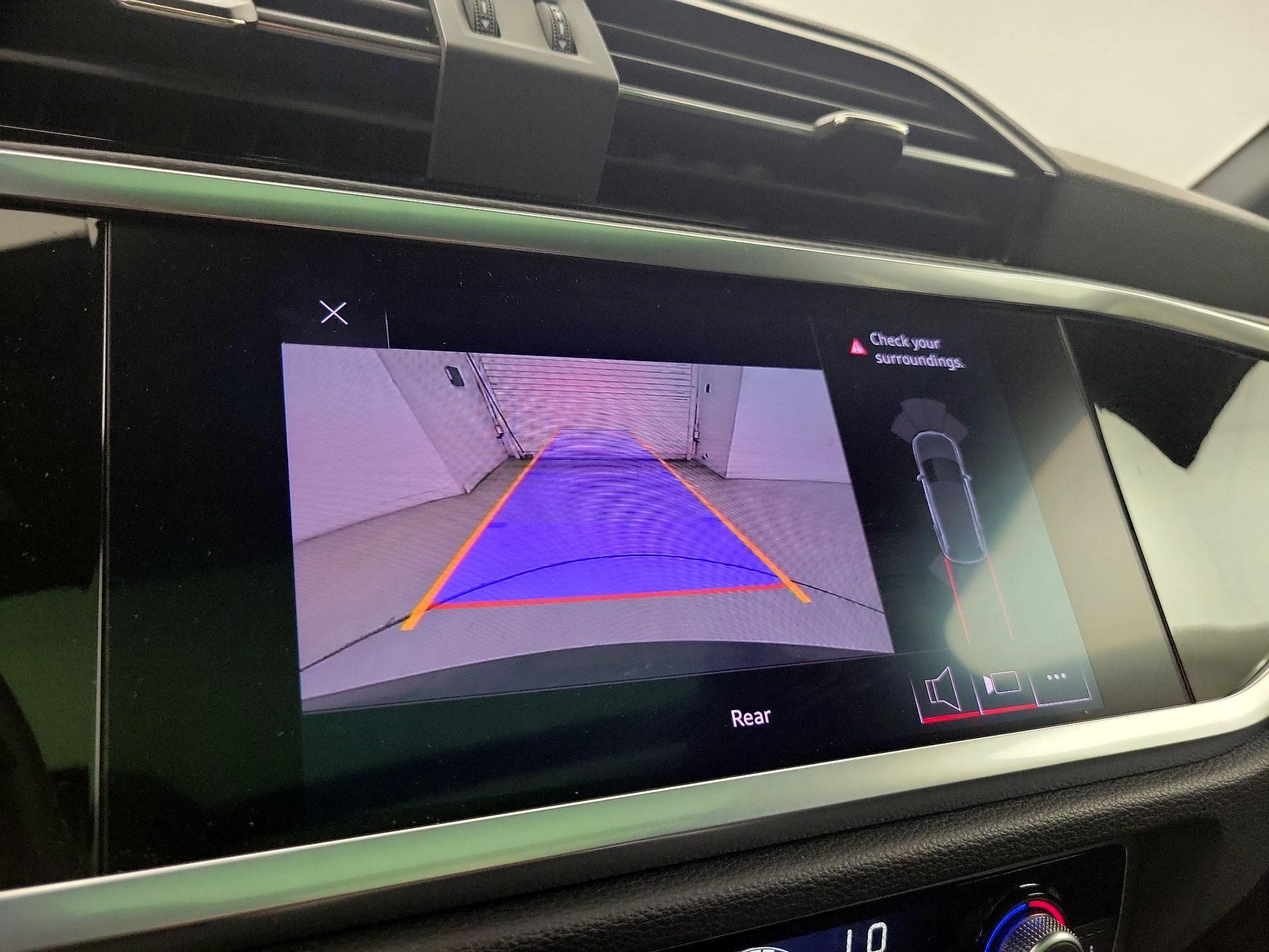 Thumbnail: 2021 Audi Q3 - 14