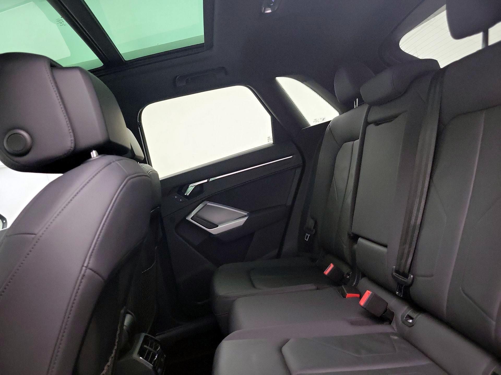 Thumbnail: 2021 Audi Q3 - 20