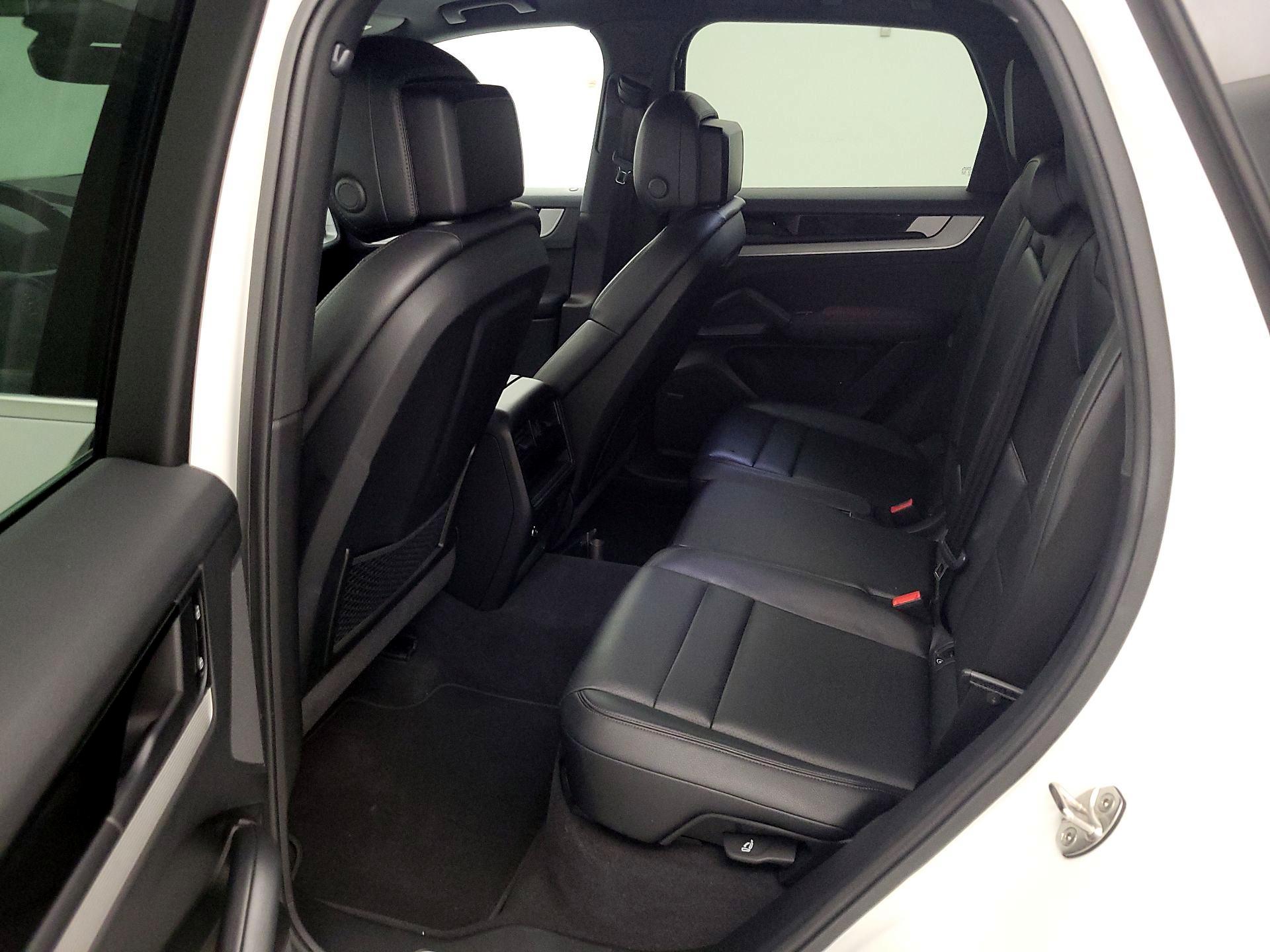 Thumbnail: 2024 Porsche Cayenne - 18