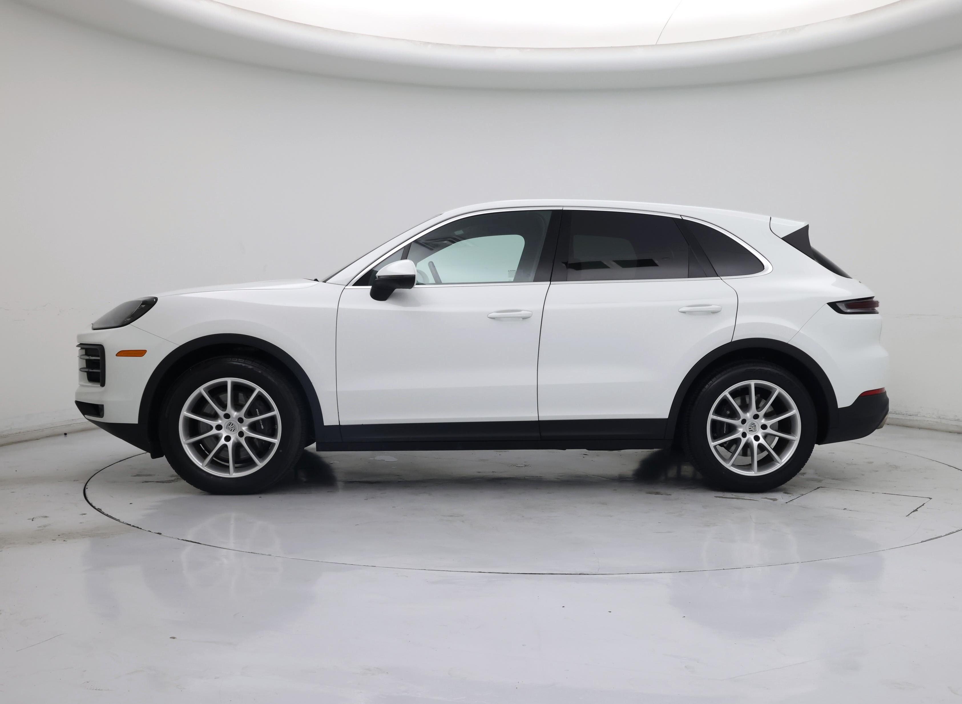 Thumbnail: 2024 Porsche Cayenne - 3