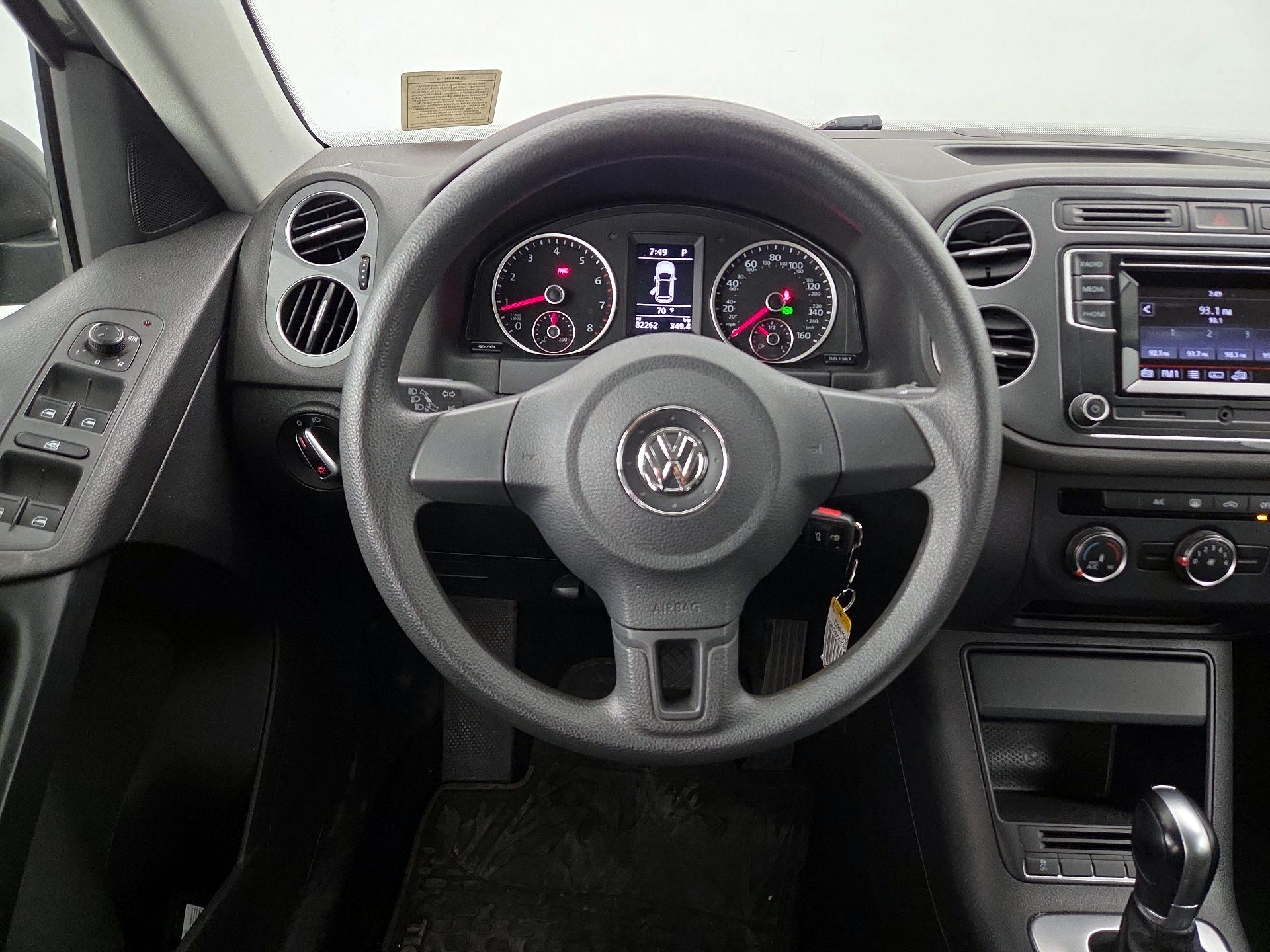 Thumbnail: 2017 Volkswagen Tiguan - 10