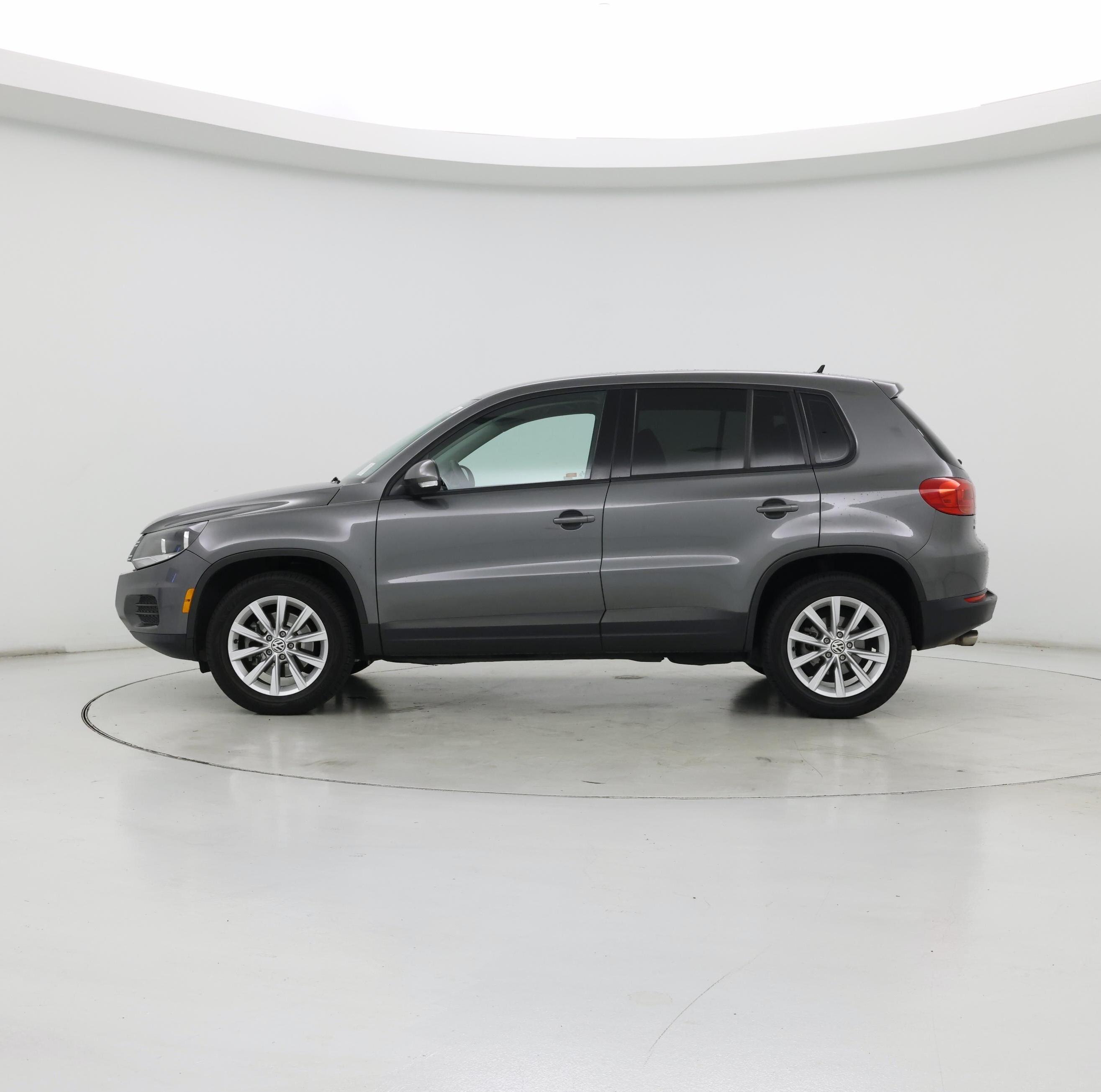 Thumbnail: 2017 Volkswagen Tiguan - 3