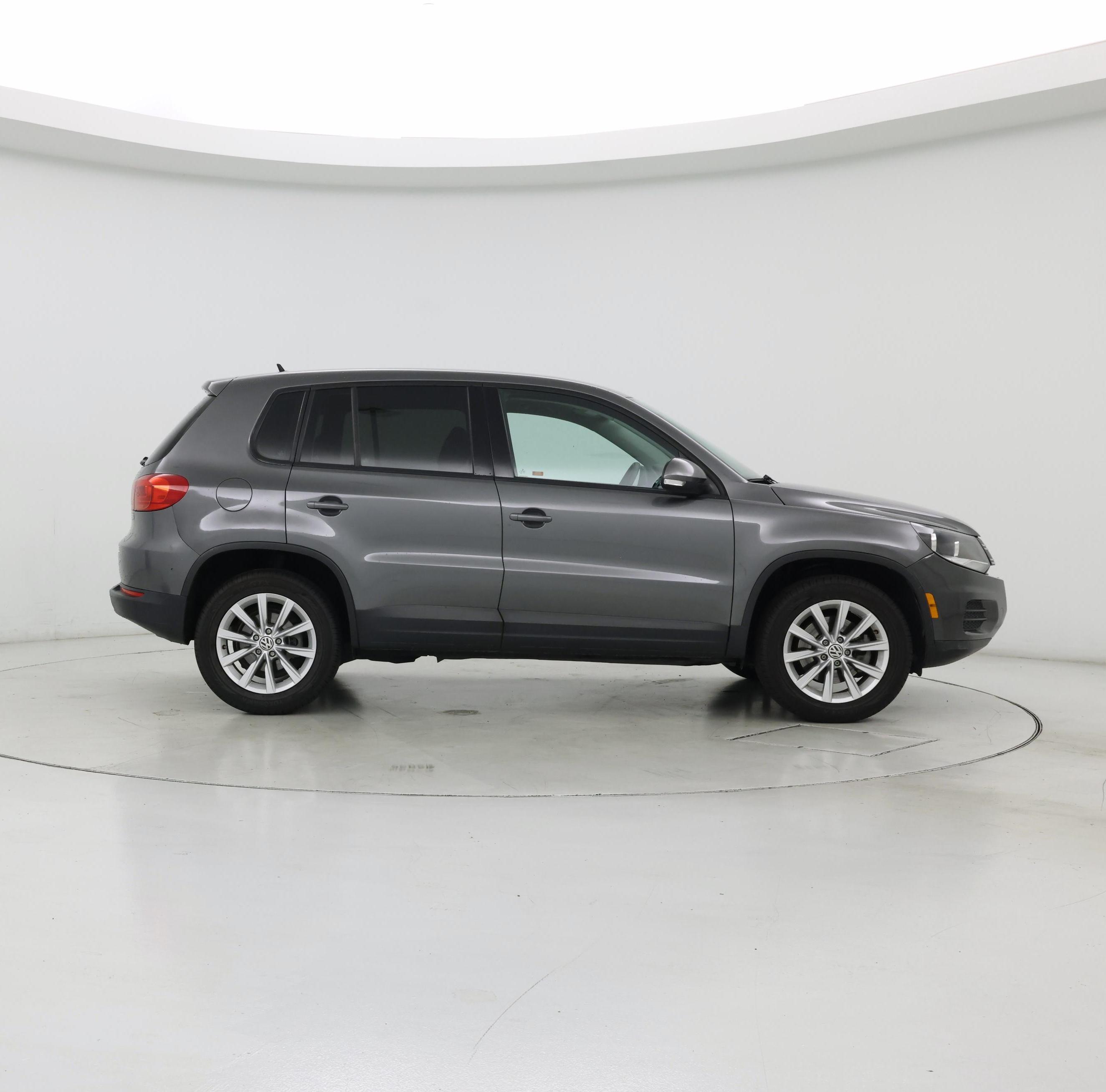 Thumbnail: 2017 Volkswagen Tiguan - 7