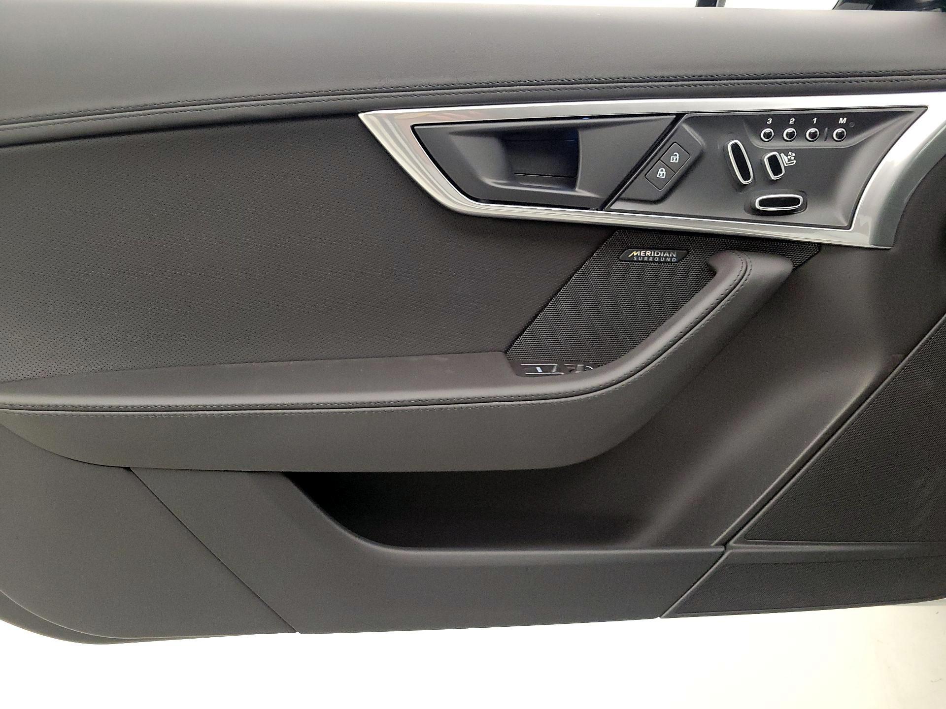 Thumbnail: 2022 Jaguar F-Type - 12