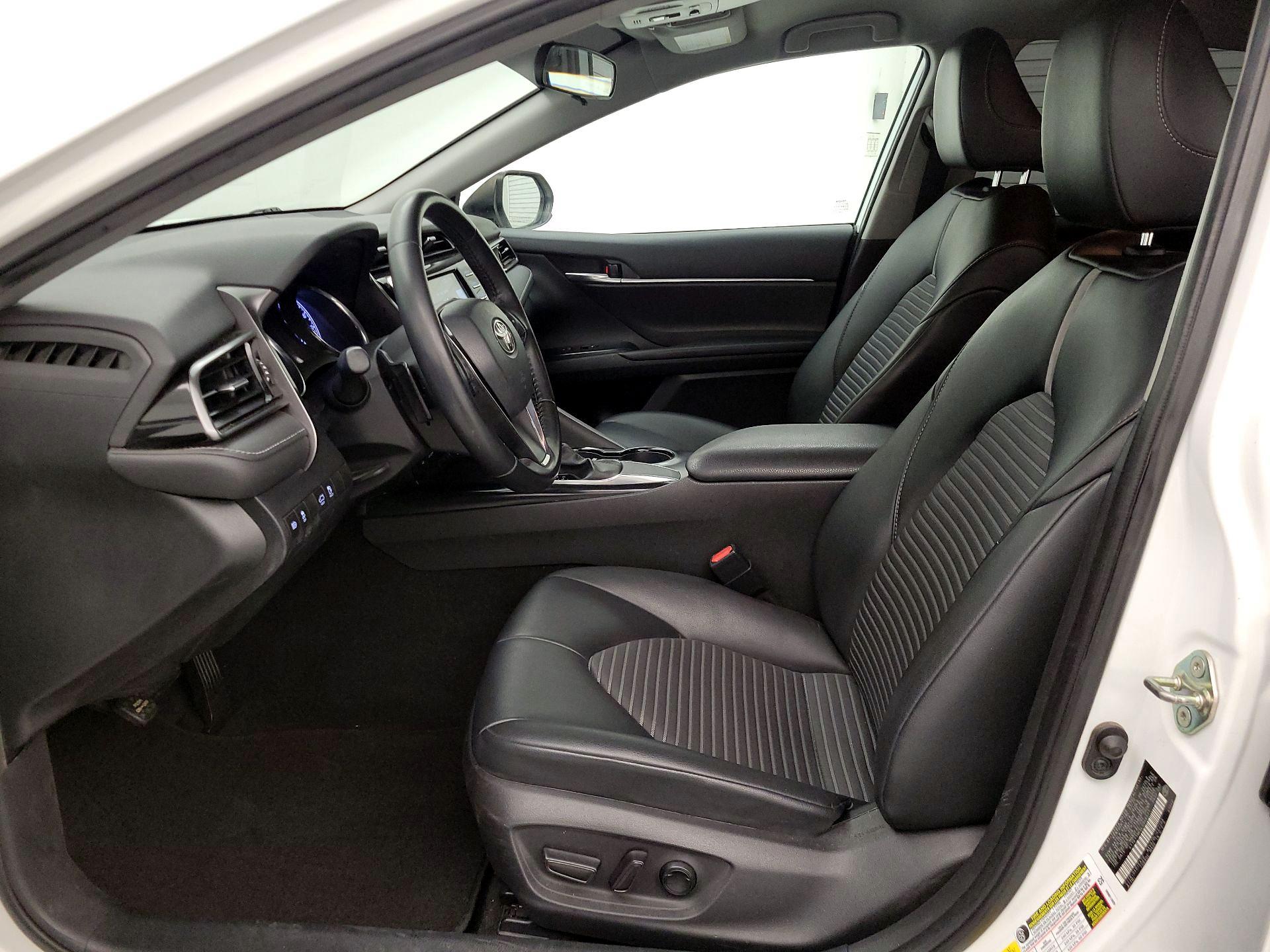 Thumbnail: 2020 Toyota Camry - 11