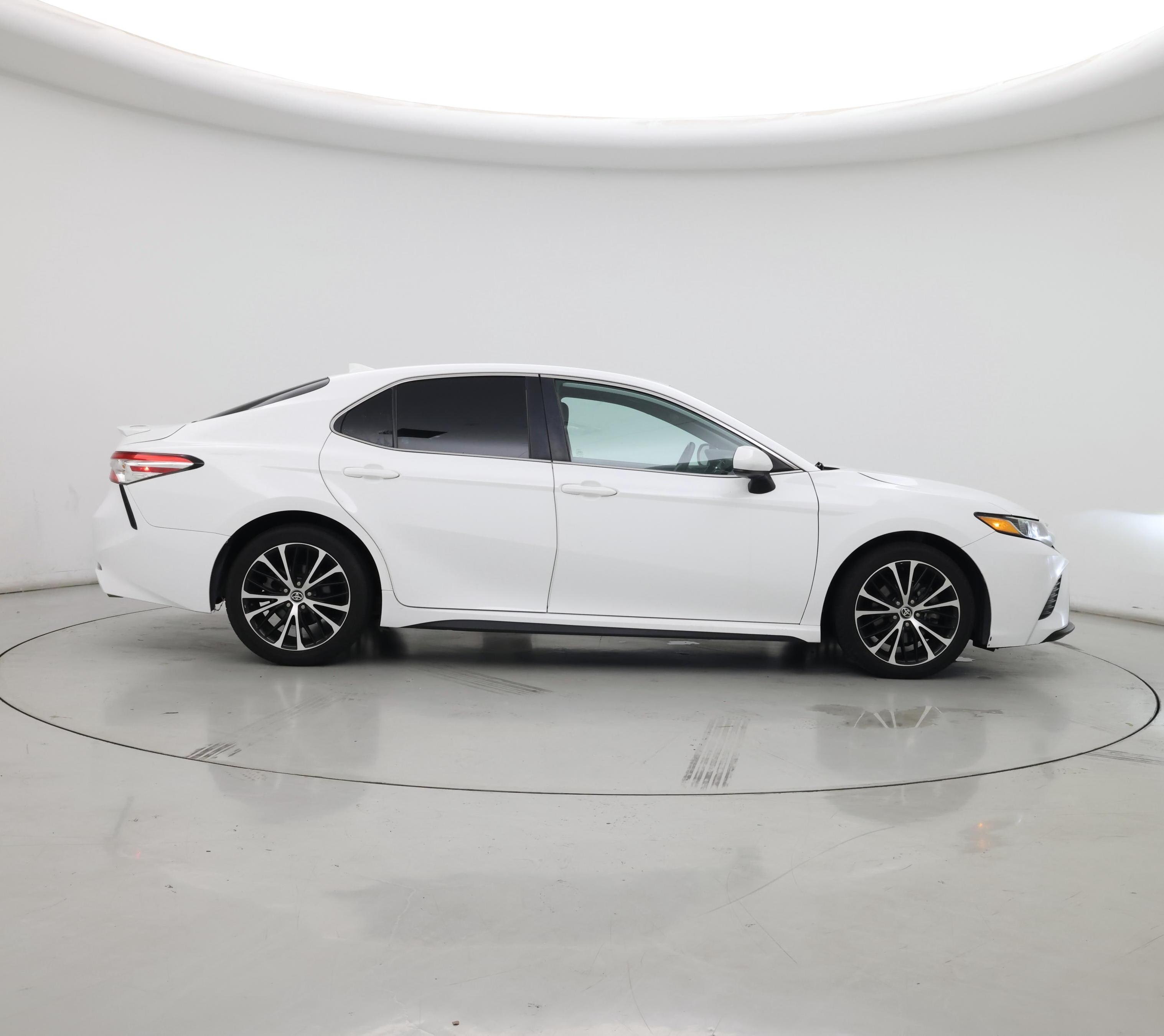 Thumbnail: 2020 Toyota Camry - 7