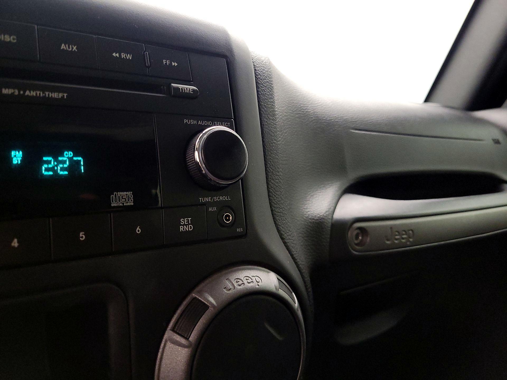 Thumbnail: 2017 Jeep Wrangler - 16