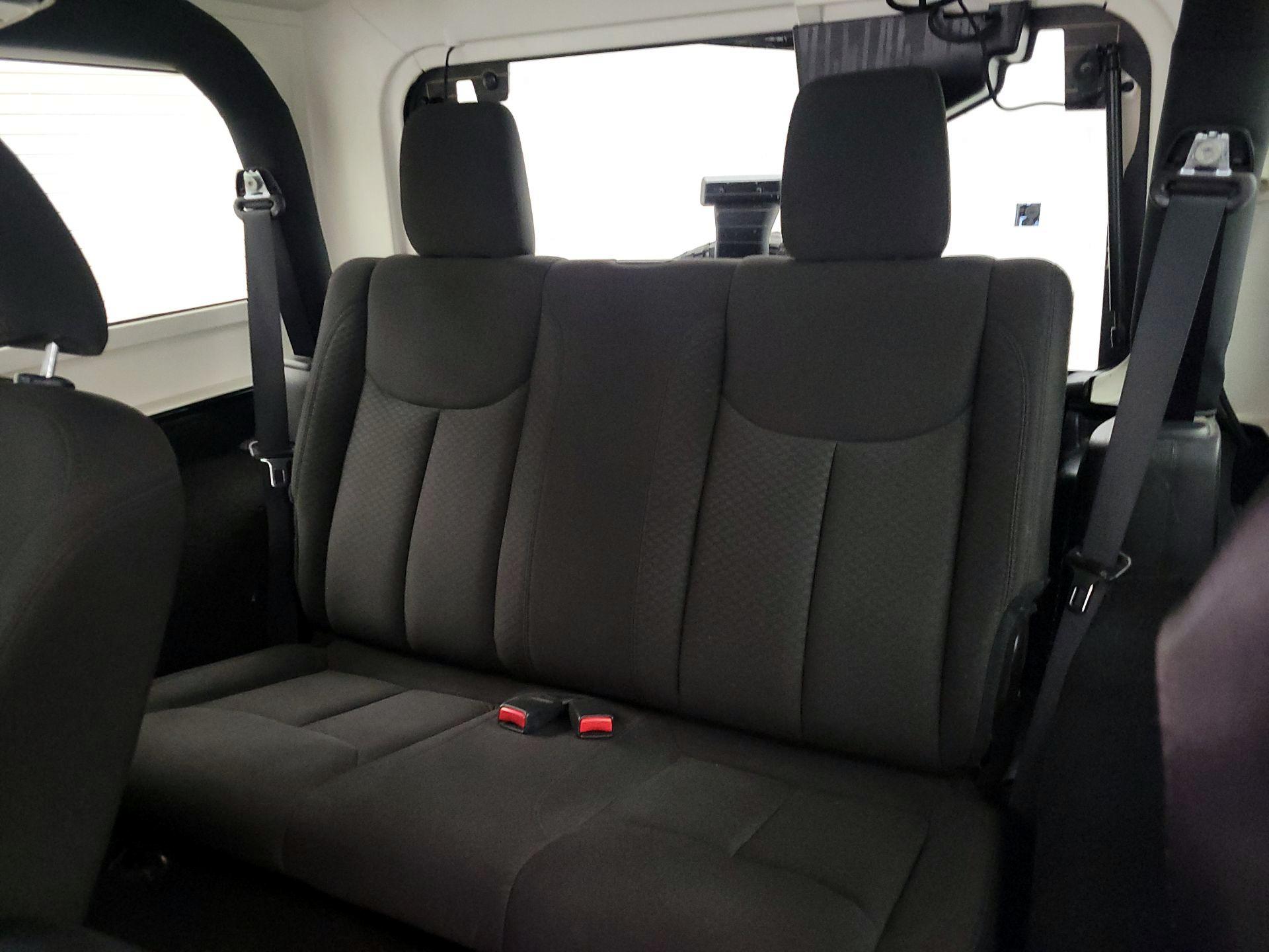 Thumbnail: 2017 Jeep Wrangler - 17