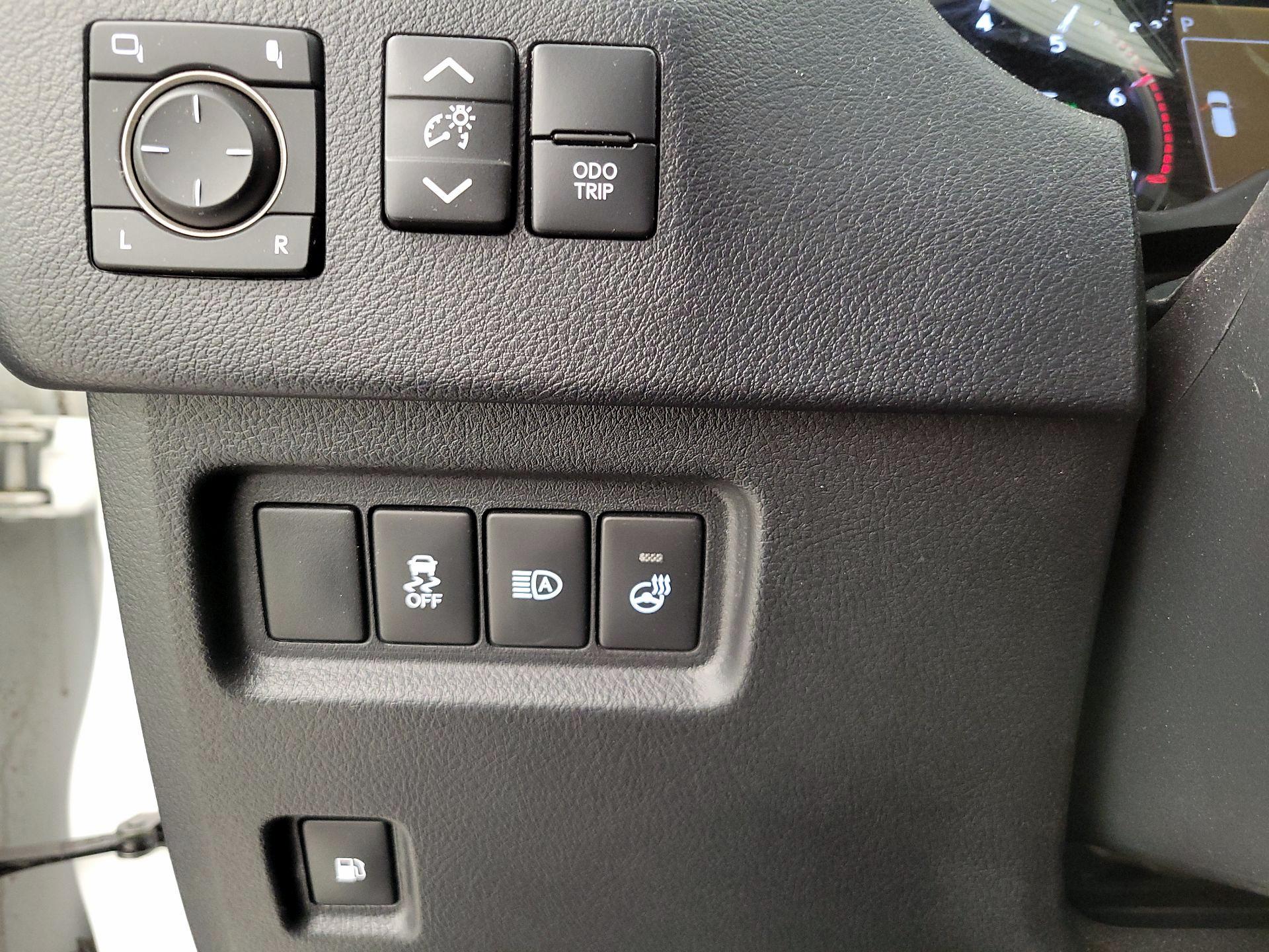 Thumbnail: 2023 Lexus GX - 13