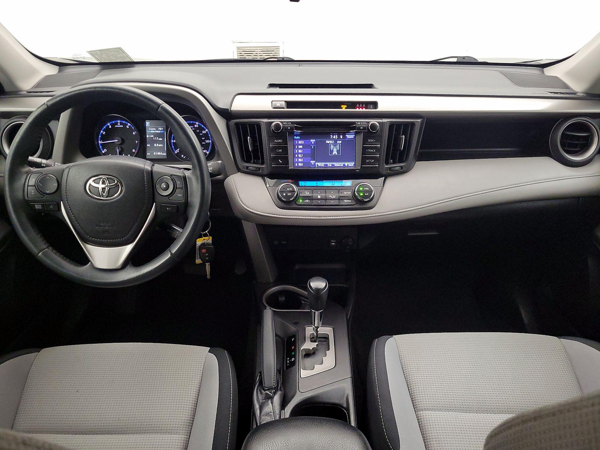 Thumbnail: 2017 Toyota RAV4 - 9