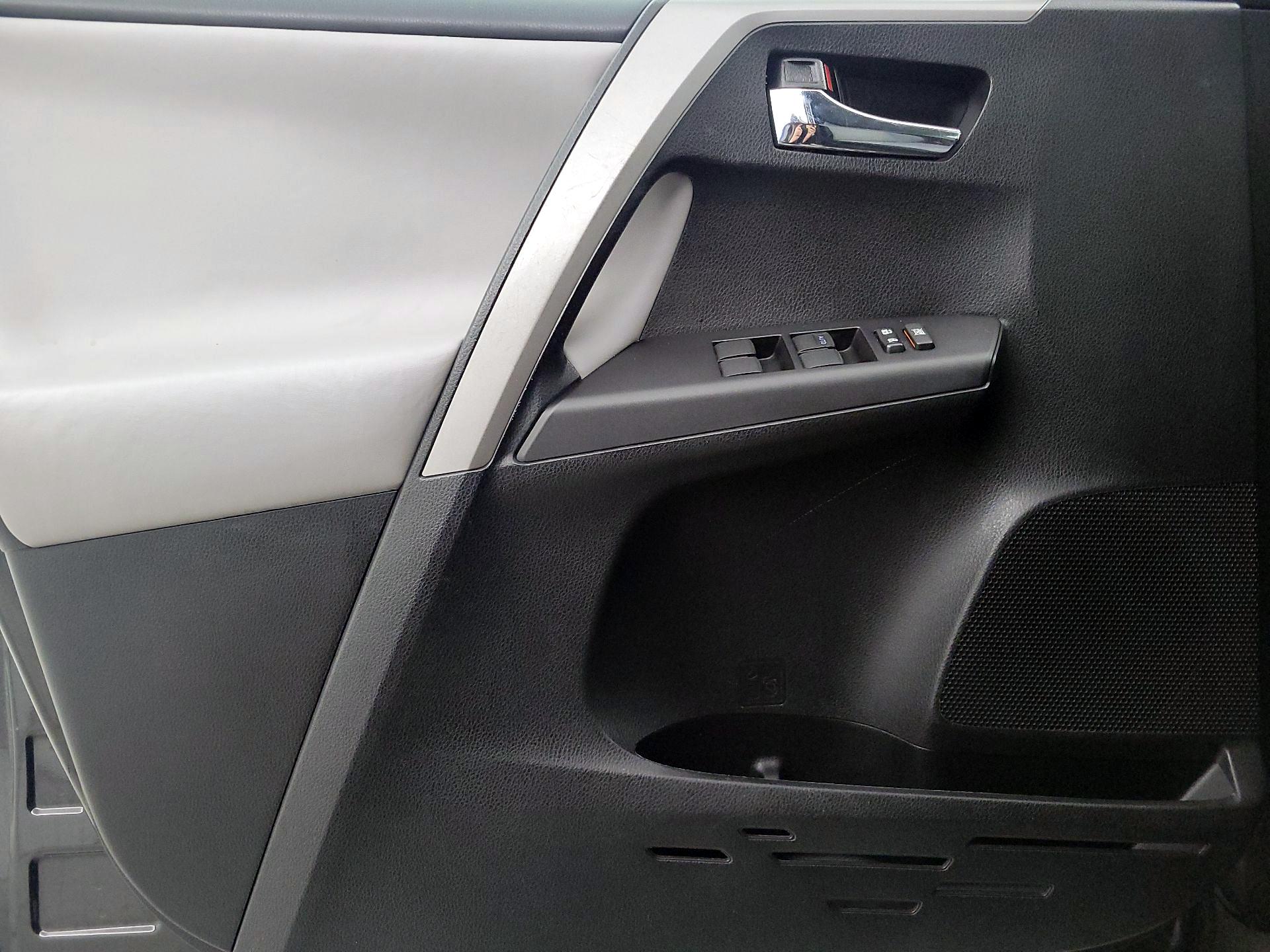 Thumbnail: 2017 Toyota RAV4 - 12