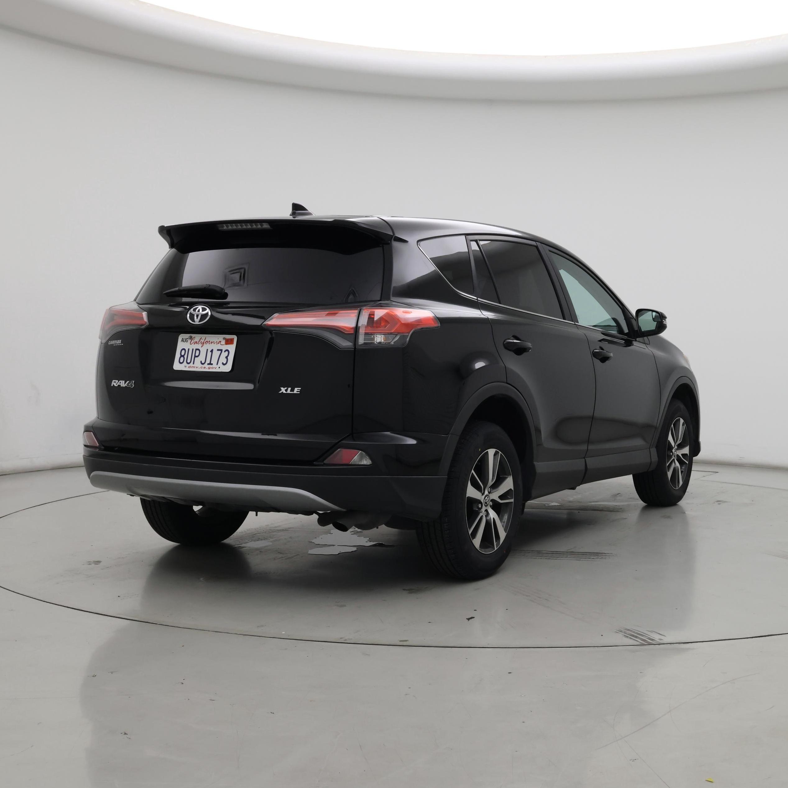 Thumbnail: 2017 Toyota RAV4 - 8