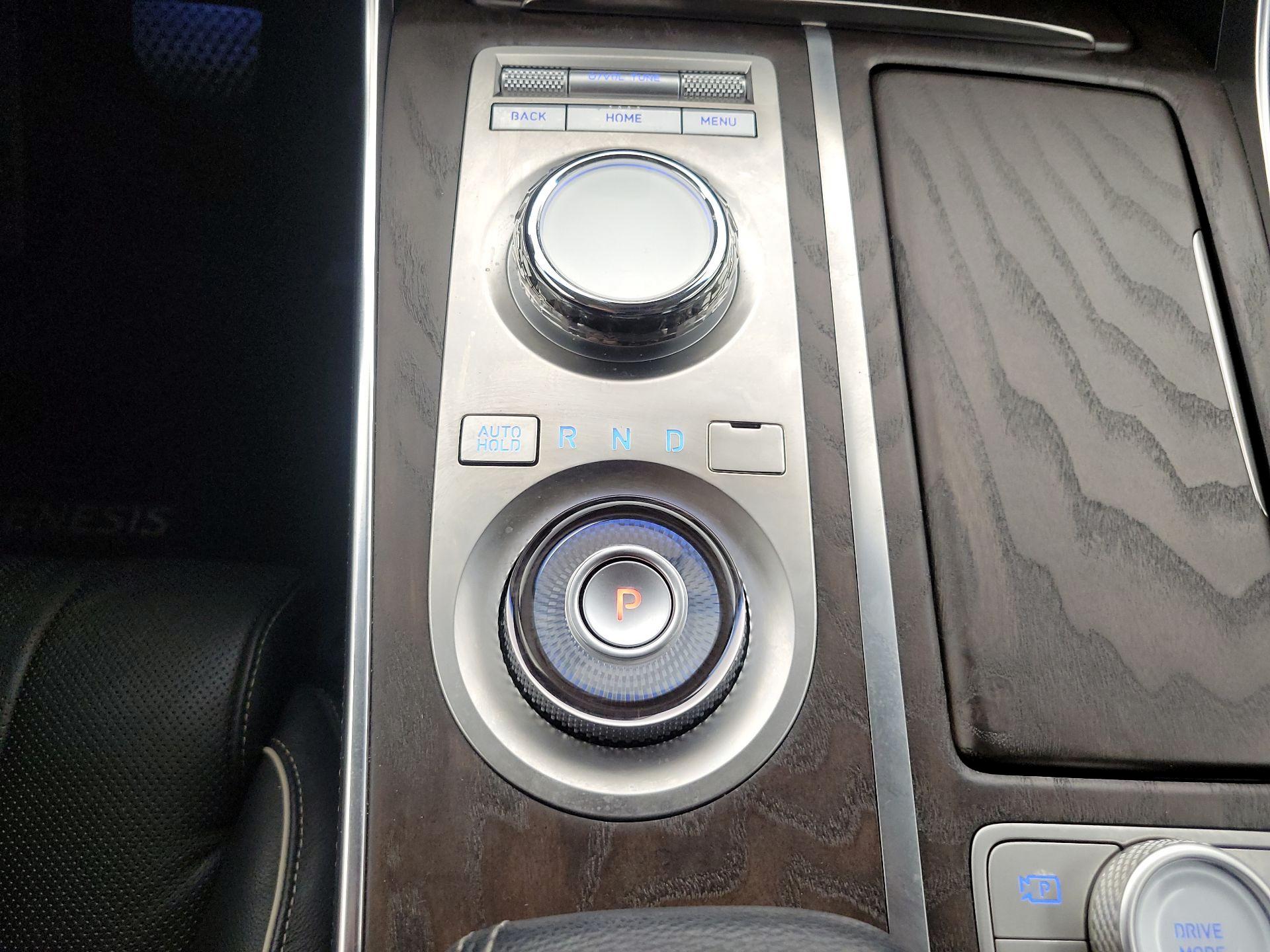 Thumbnail: 2023 Genesis GV80 - 18