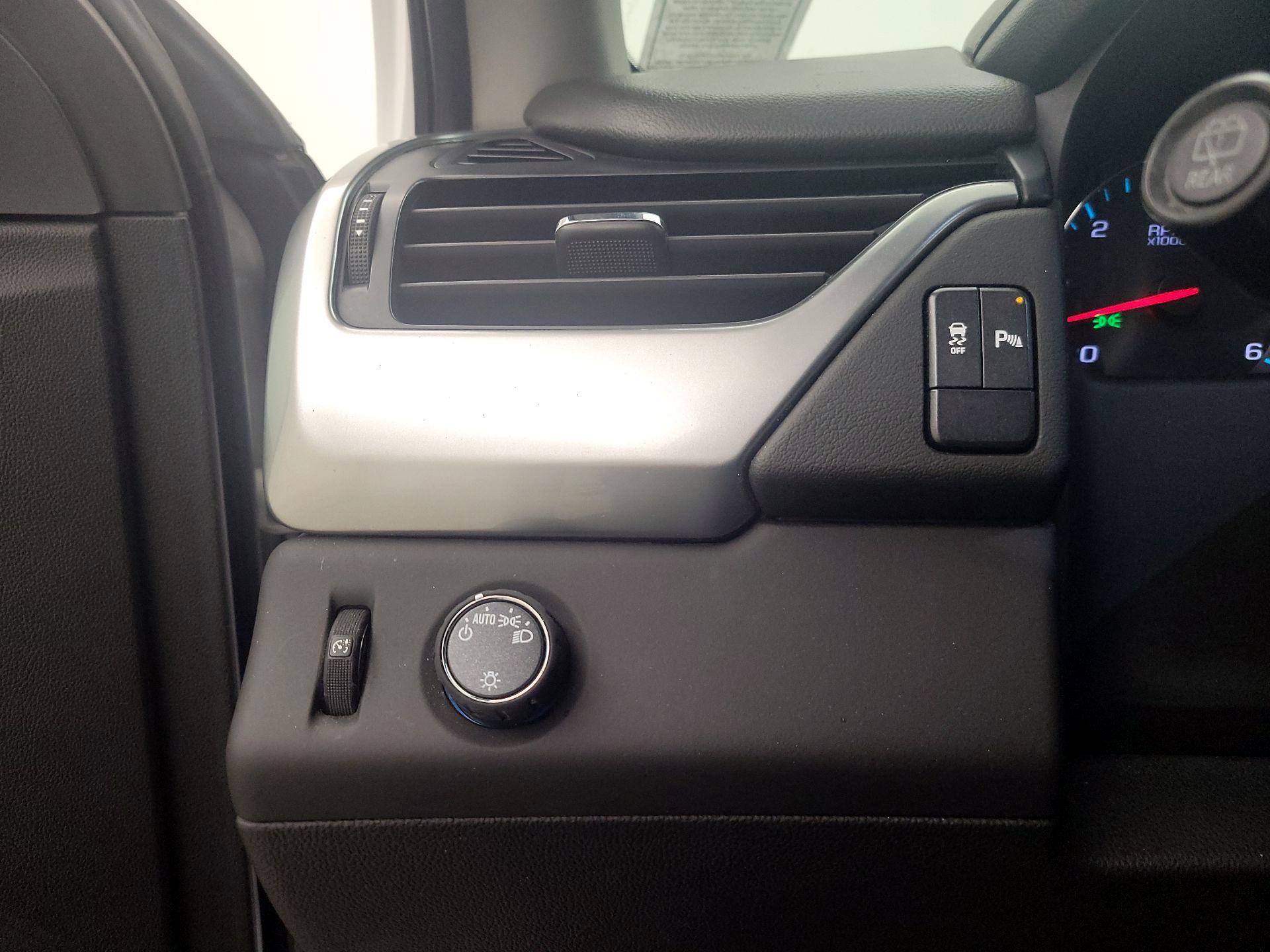 Thumbnail: 2019 Chevrolet Tahoe - 13