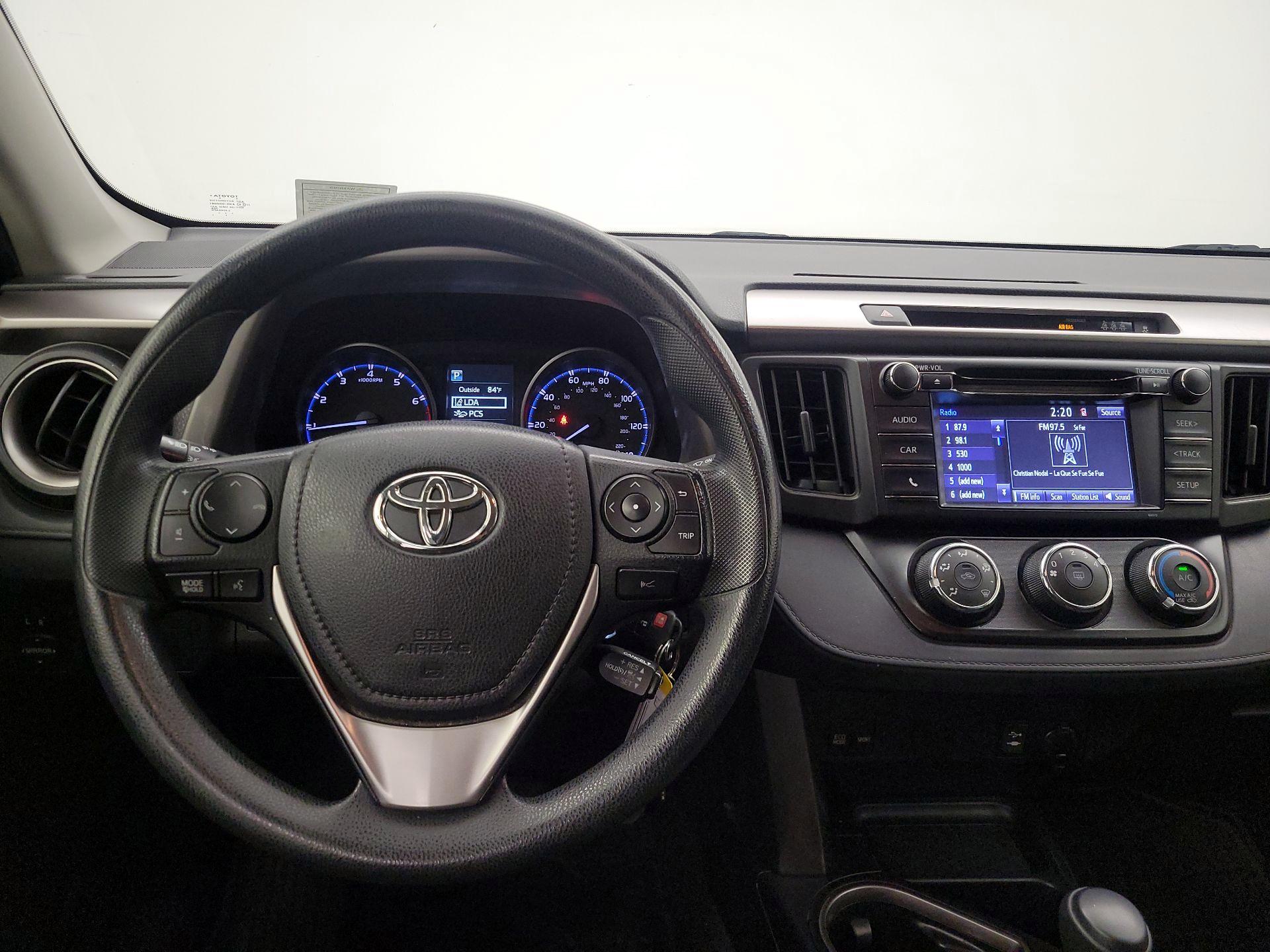 Thumbnail: 2018 Toyota RAV4 - 10