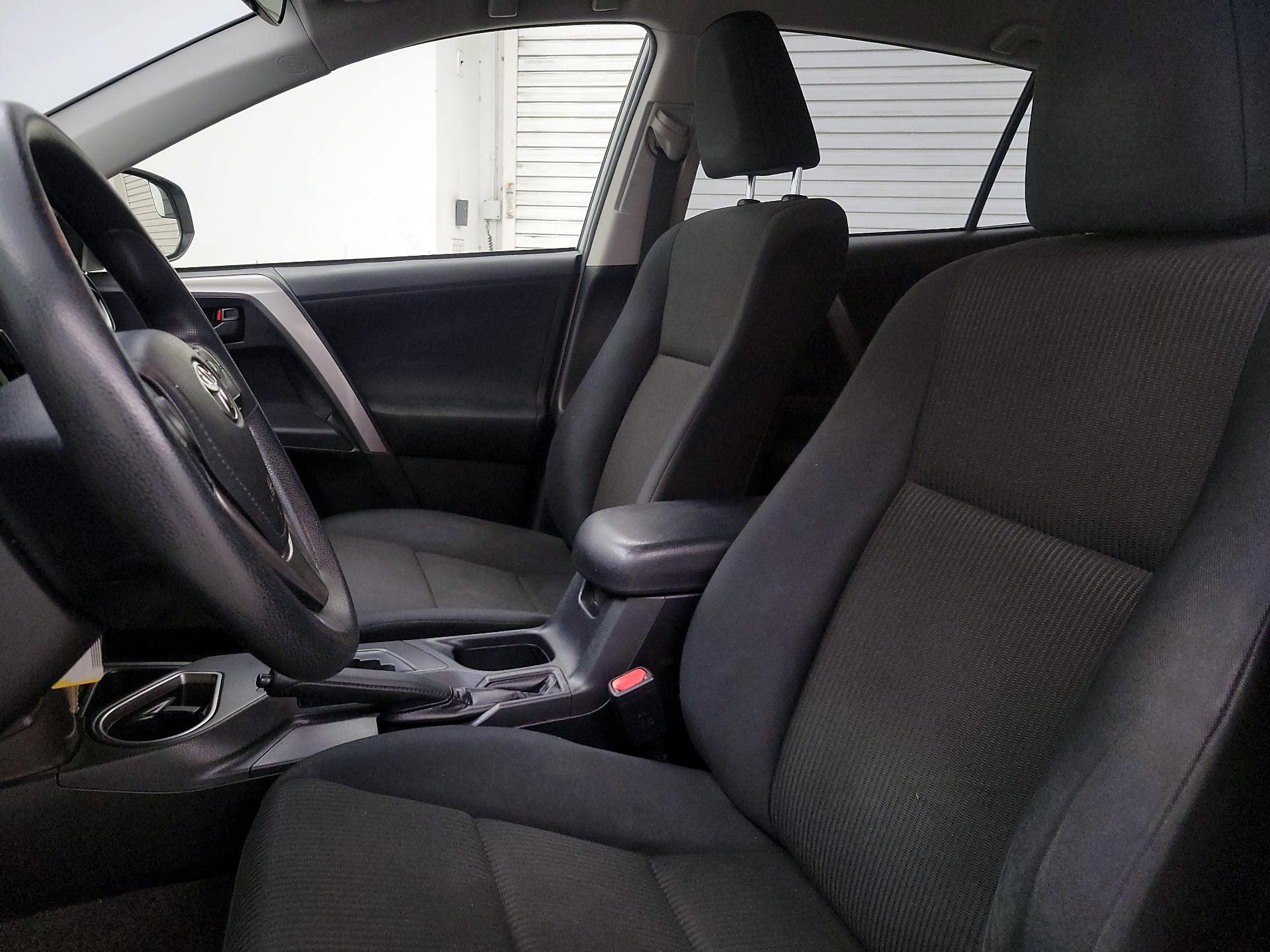 Thumbnail: 2018 Toyota RAV4 - 11