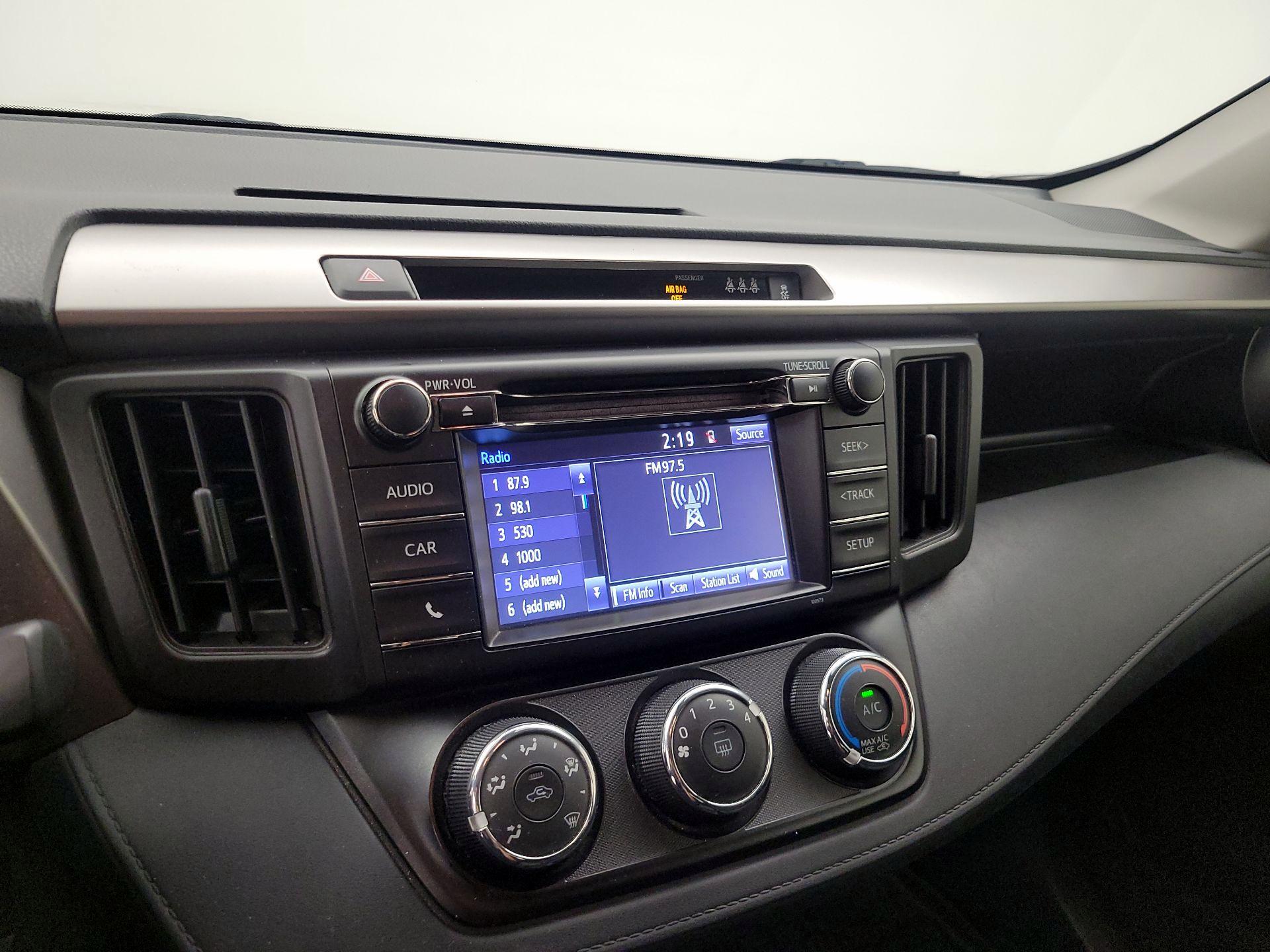 Thumbnail: 2018 Toyota RAV4 - 15