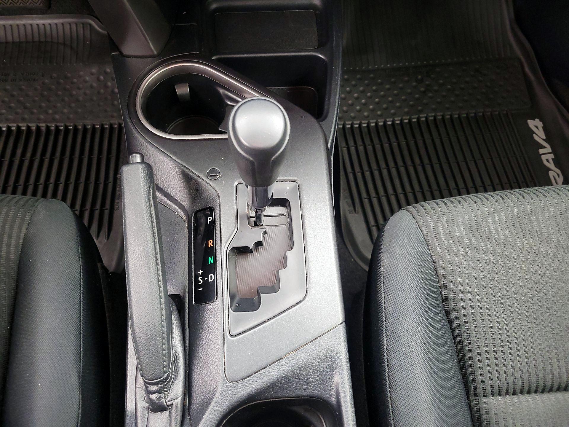 Thumbnail: 2018 Toyota RAV4 - 17