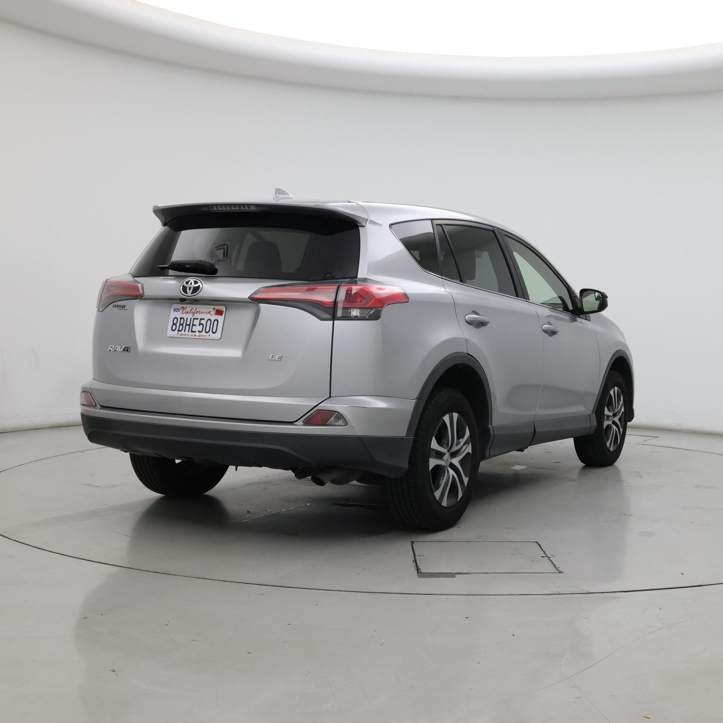 Thumbnail: 2018 Toyota RAV4 - 8