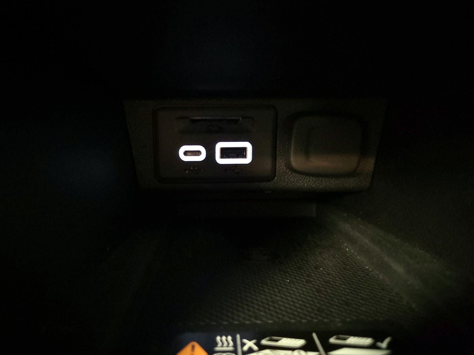 Thumbnail: 2023 Chevrolet Bolt EUV - 18