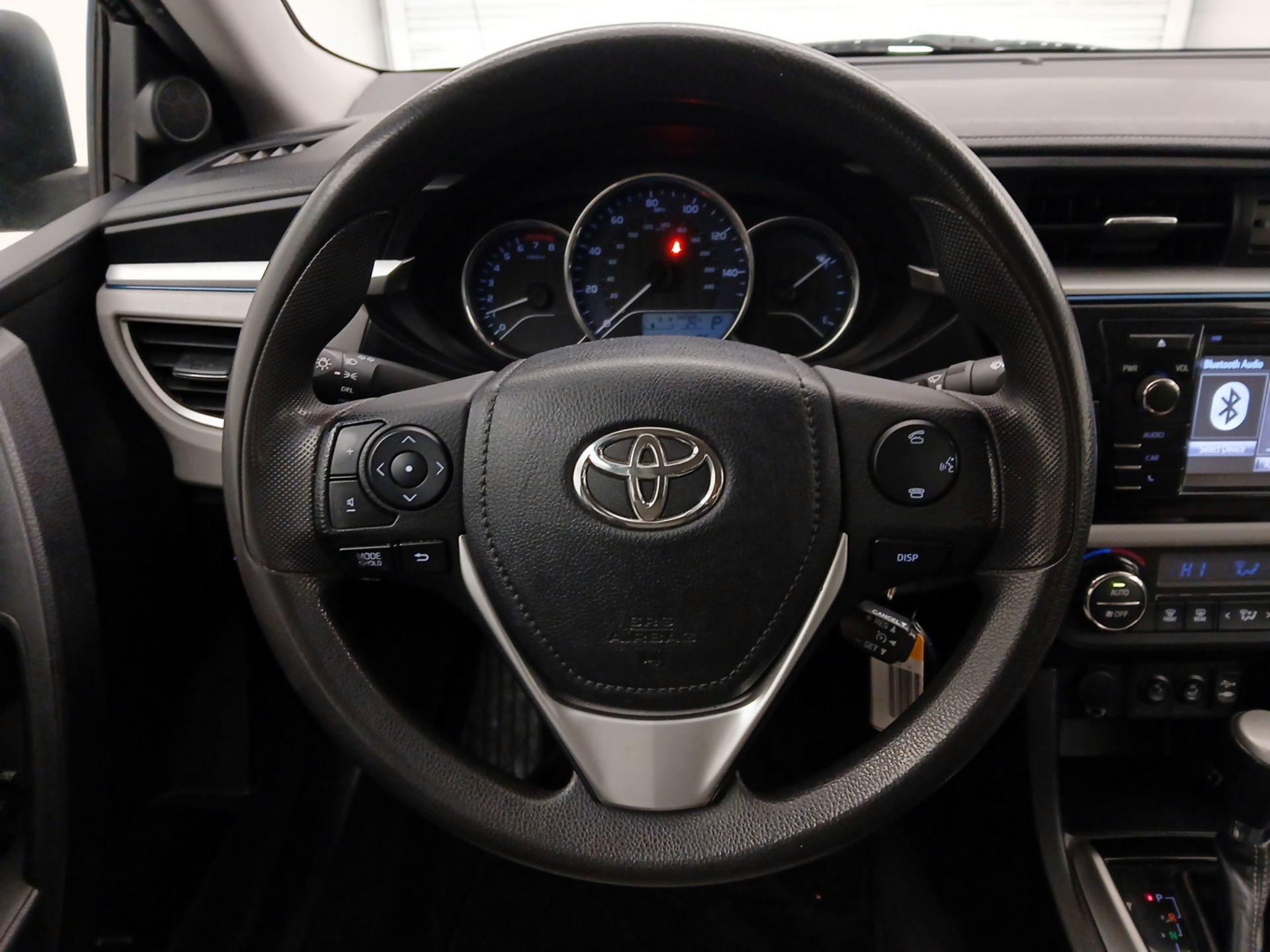 Thumbnail: 2015 Toyota Corolla - 10